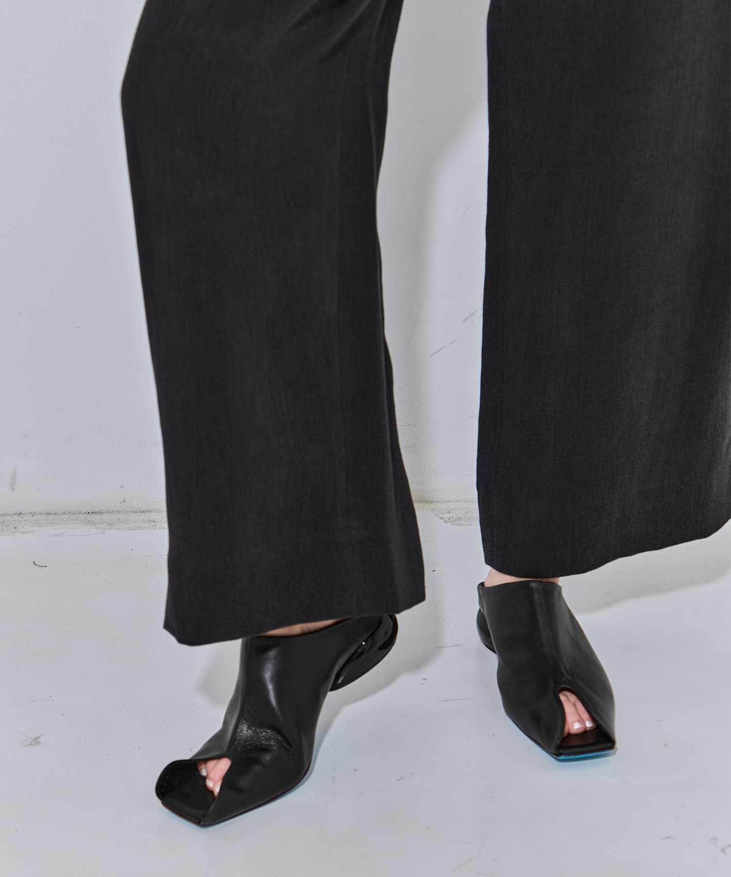LINEN TWILL TUCKED EASY PANTS ATON