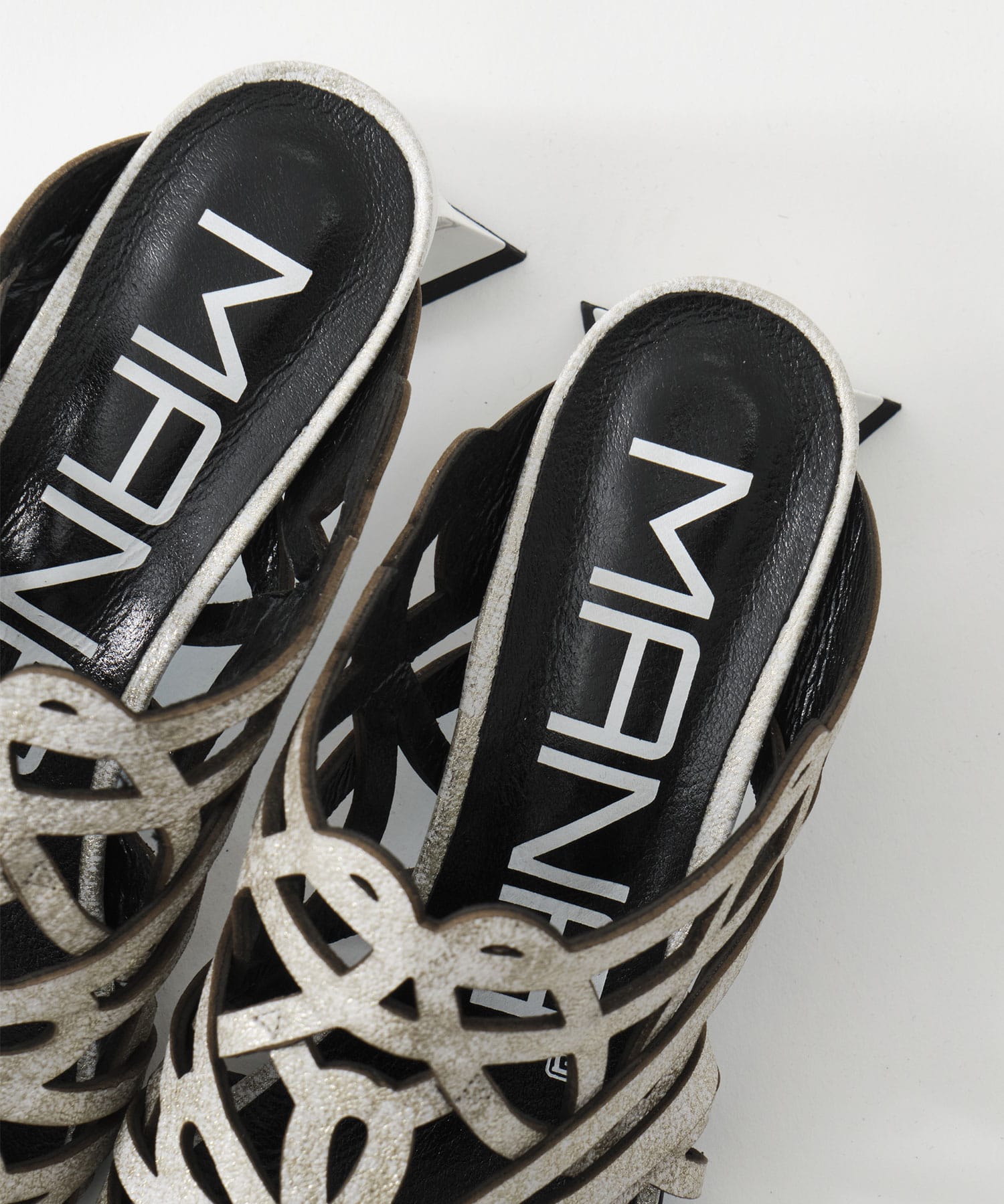 laser cutting sandal MANA