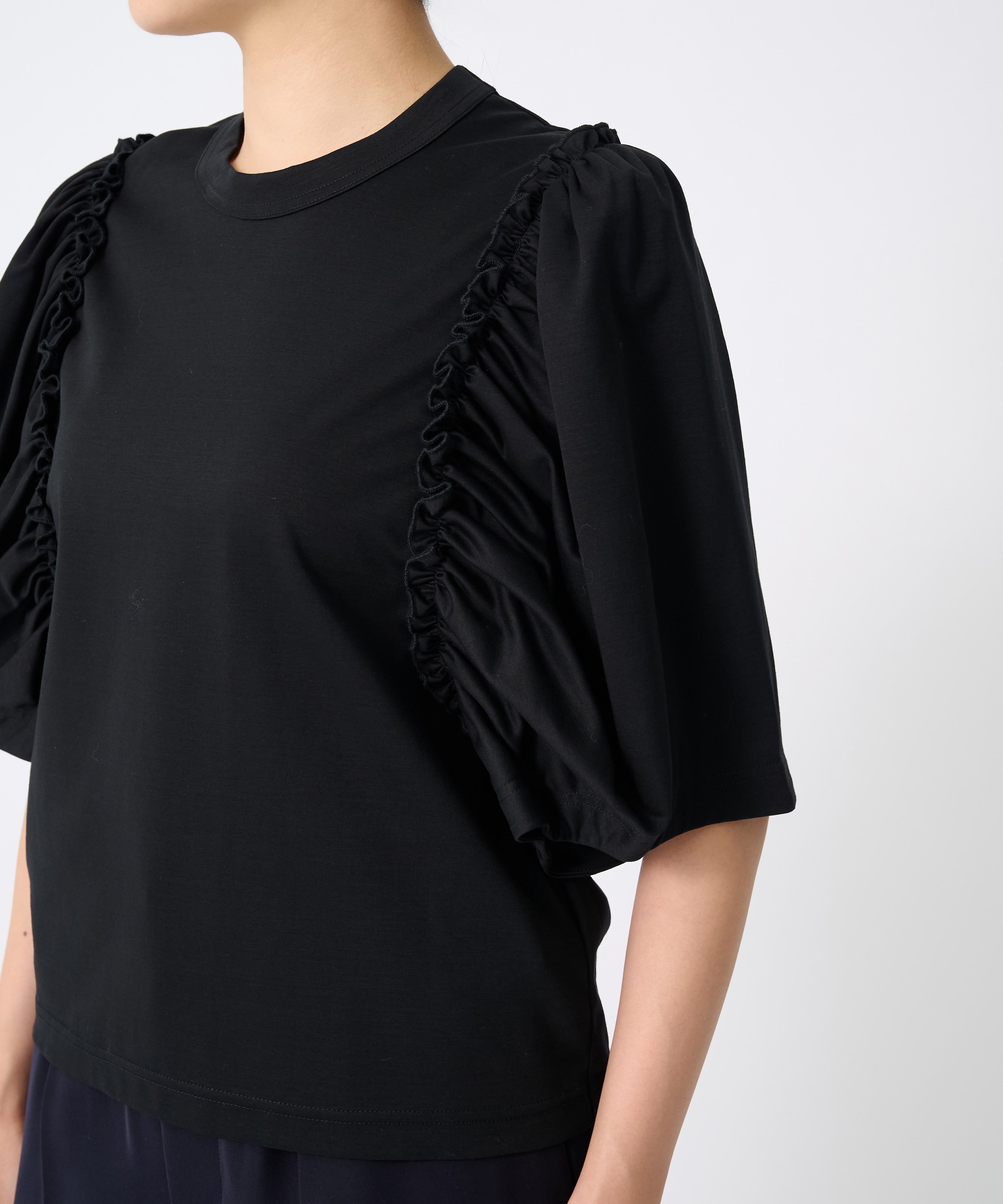 30-T016-051 noir kei ninomiya
