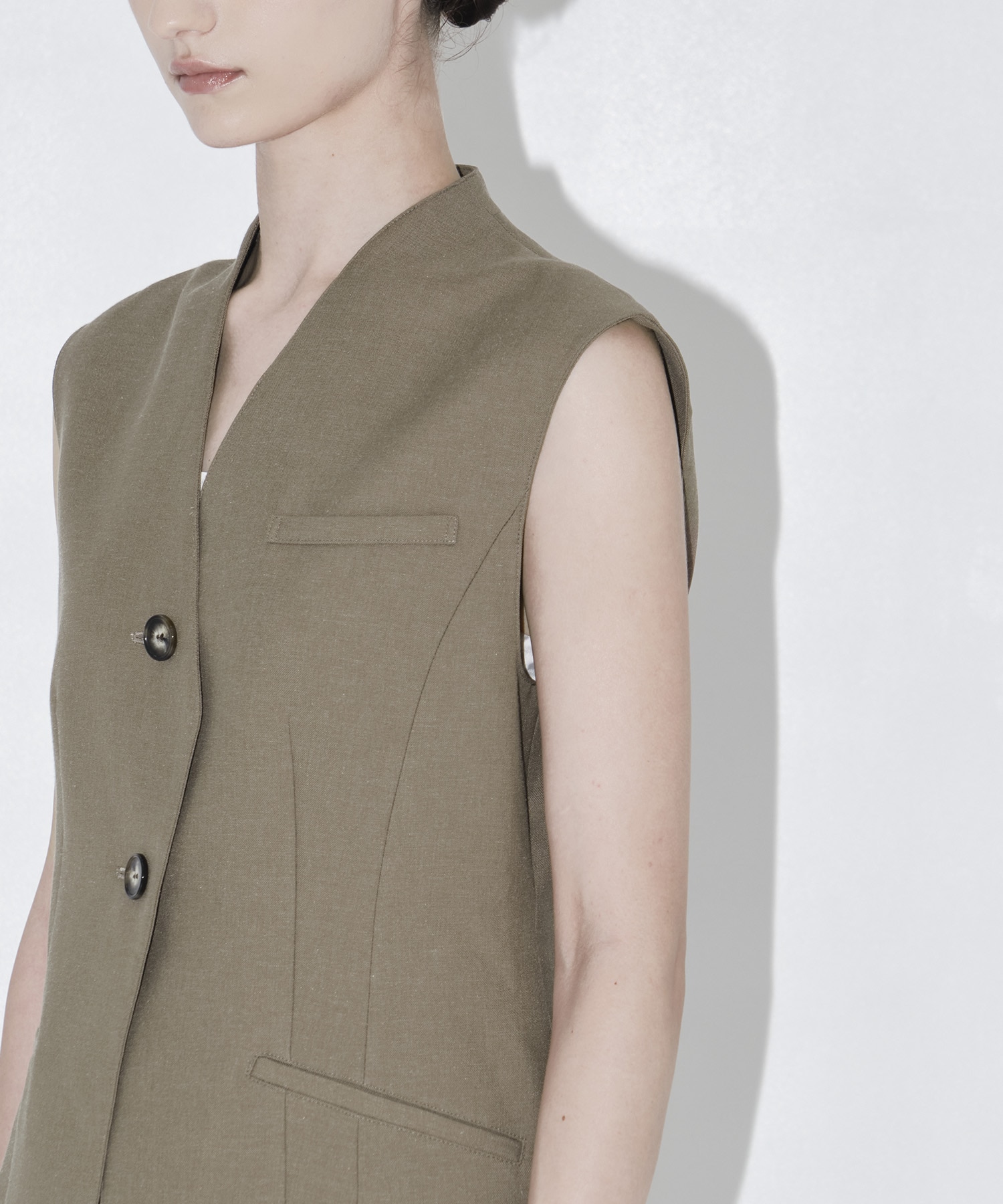 EX.V Neck Gilet AKIRANAKA
