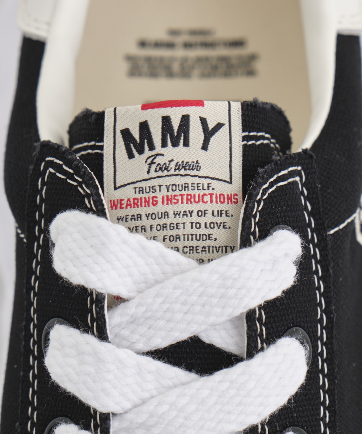 BLAKEY Low original sole canvas low-top sneakers Maison MIHARA YASUHIRO