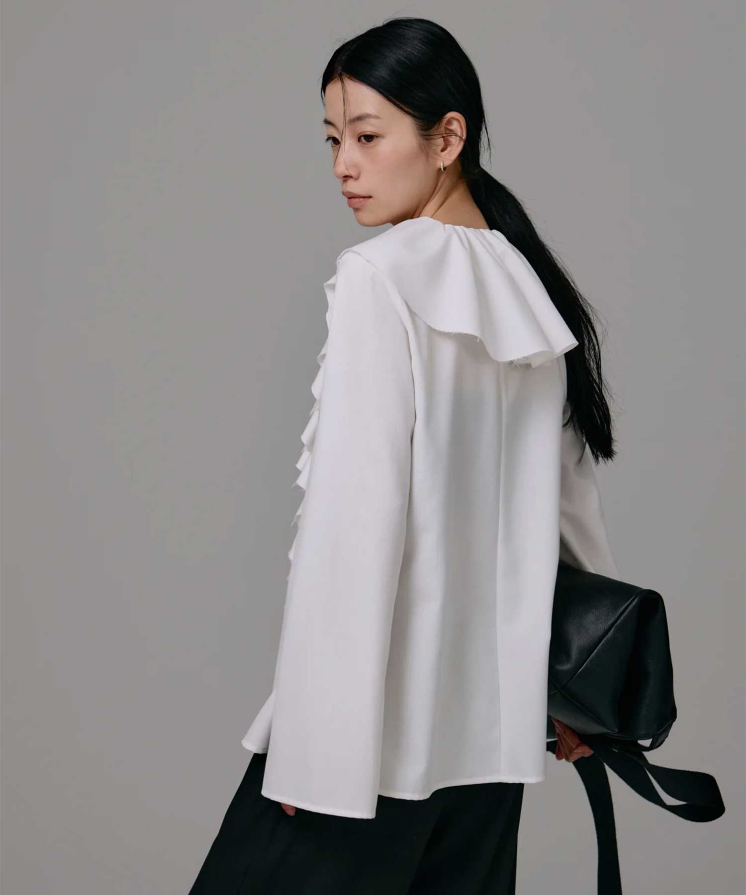 frills collar blouse Louren