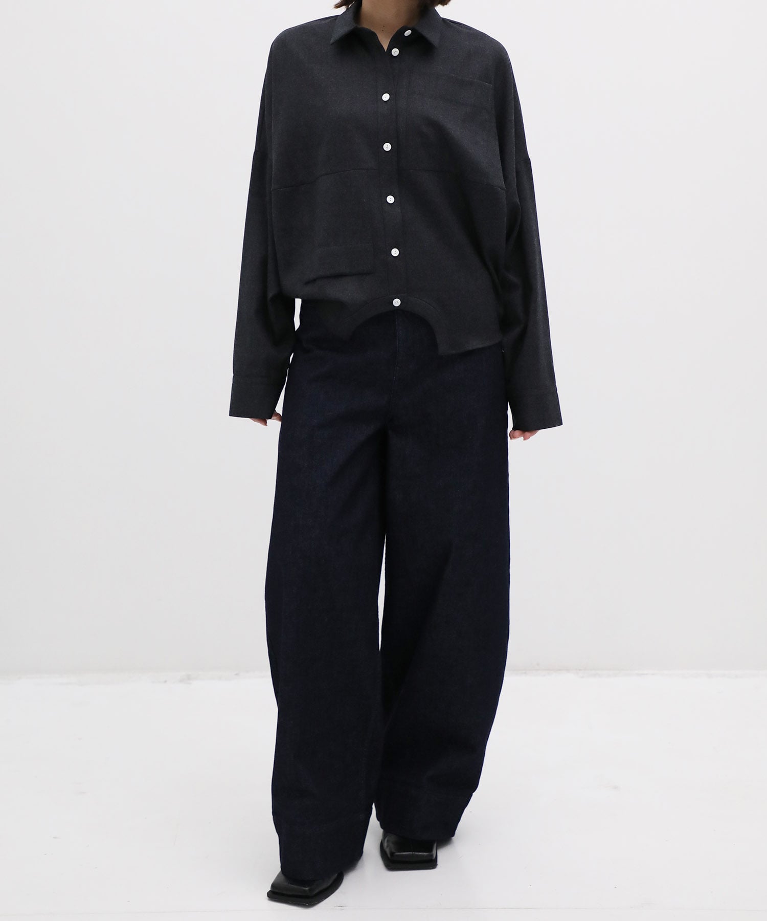 SYMMETRY CROPPED SHIRT ENFOLD