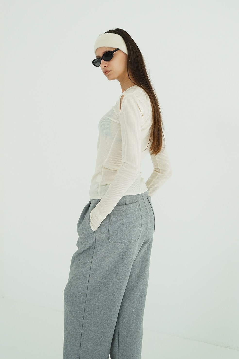 LAYERED SHOULDER CUT TOPS CLANE
