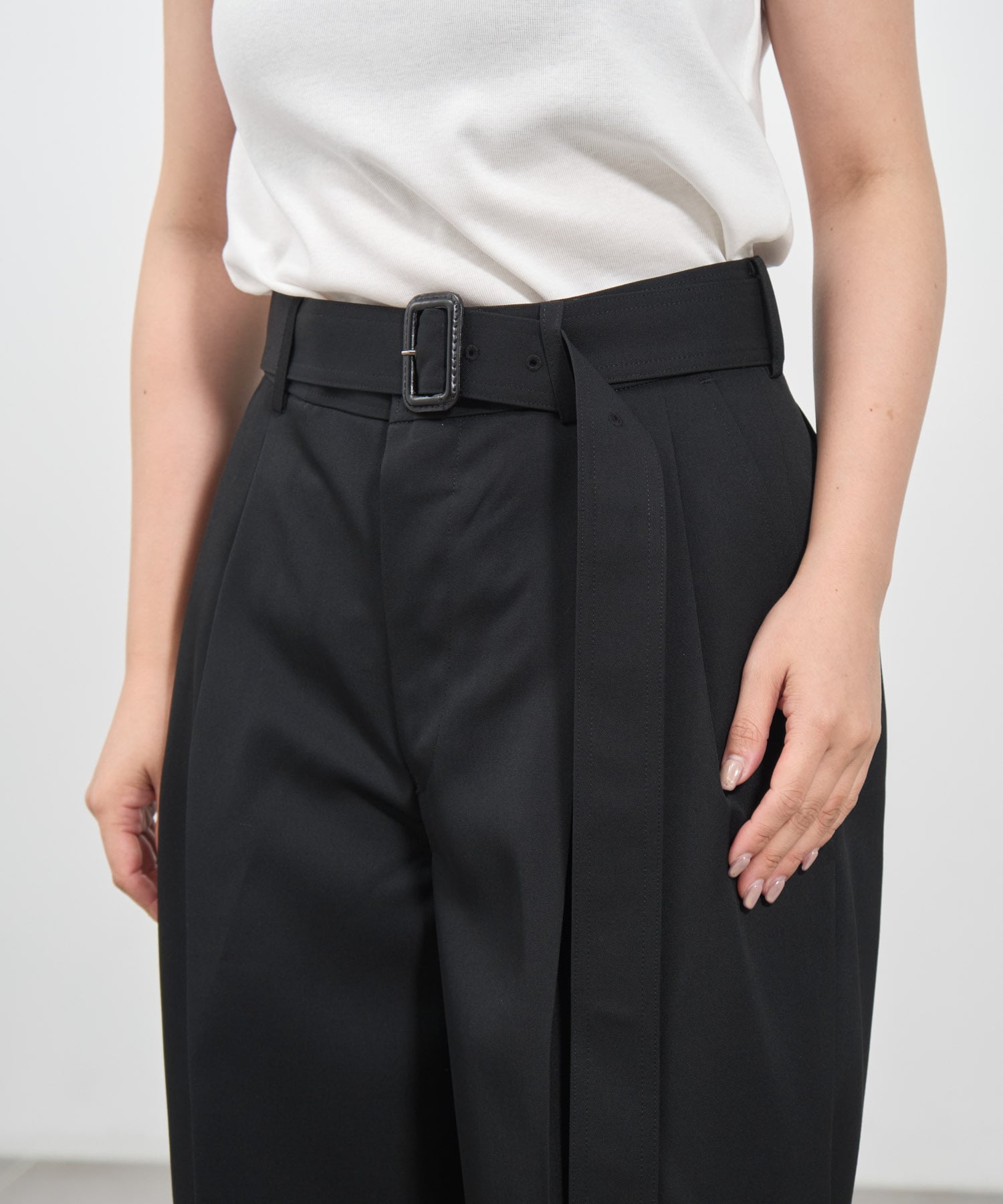 THE SLACKS BELTED 2 TUCK THE RERACS