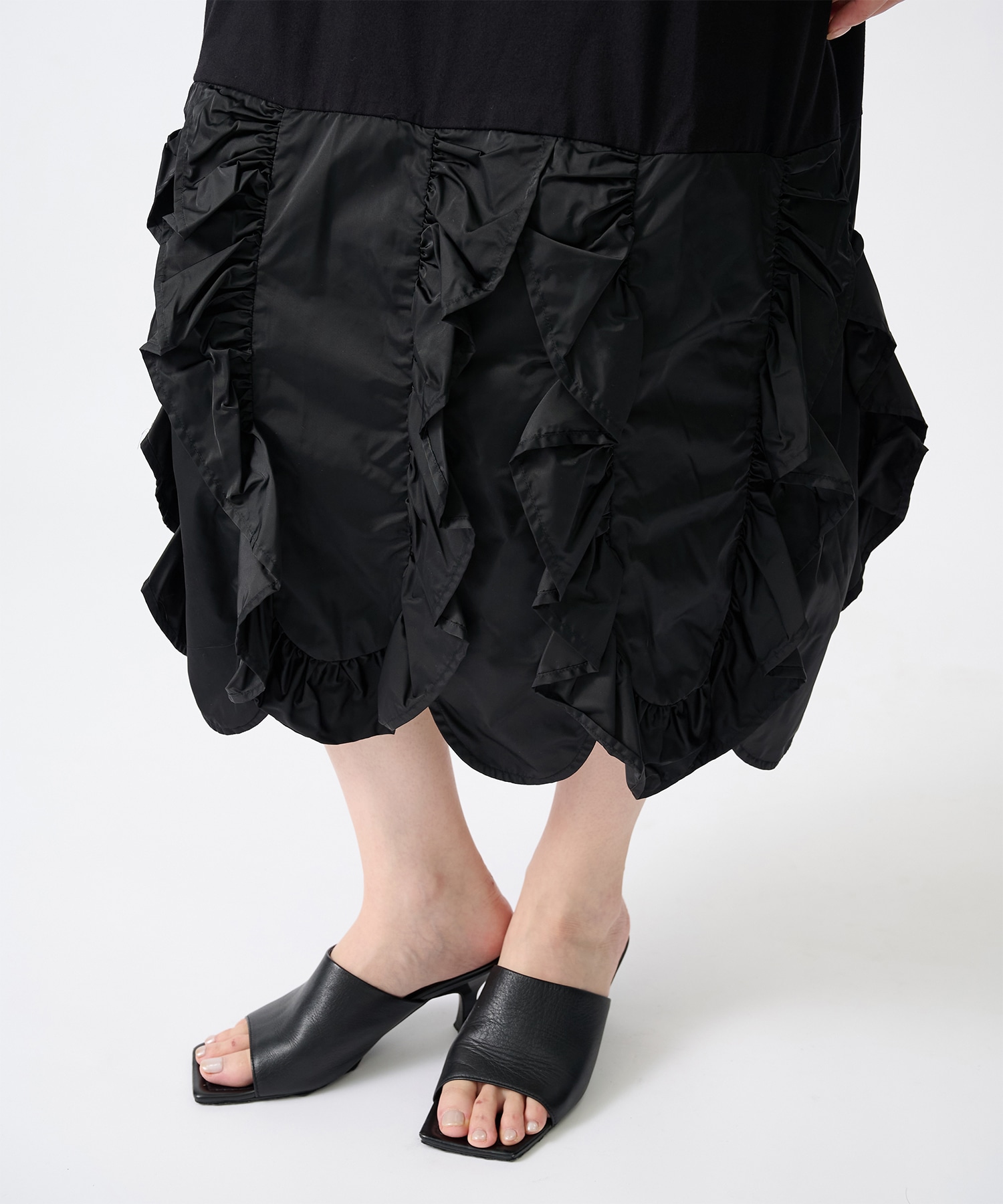 FRILL-HEM DRESS ENFOLD