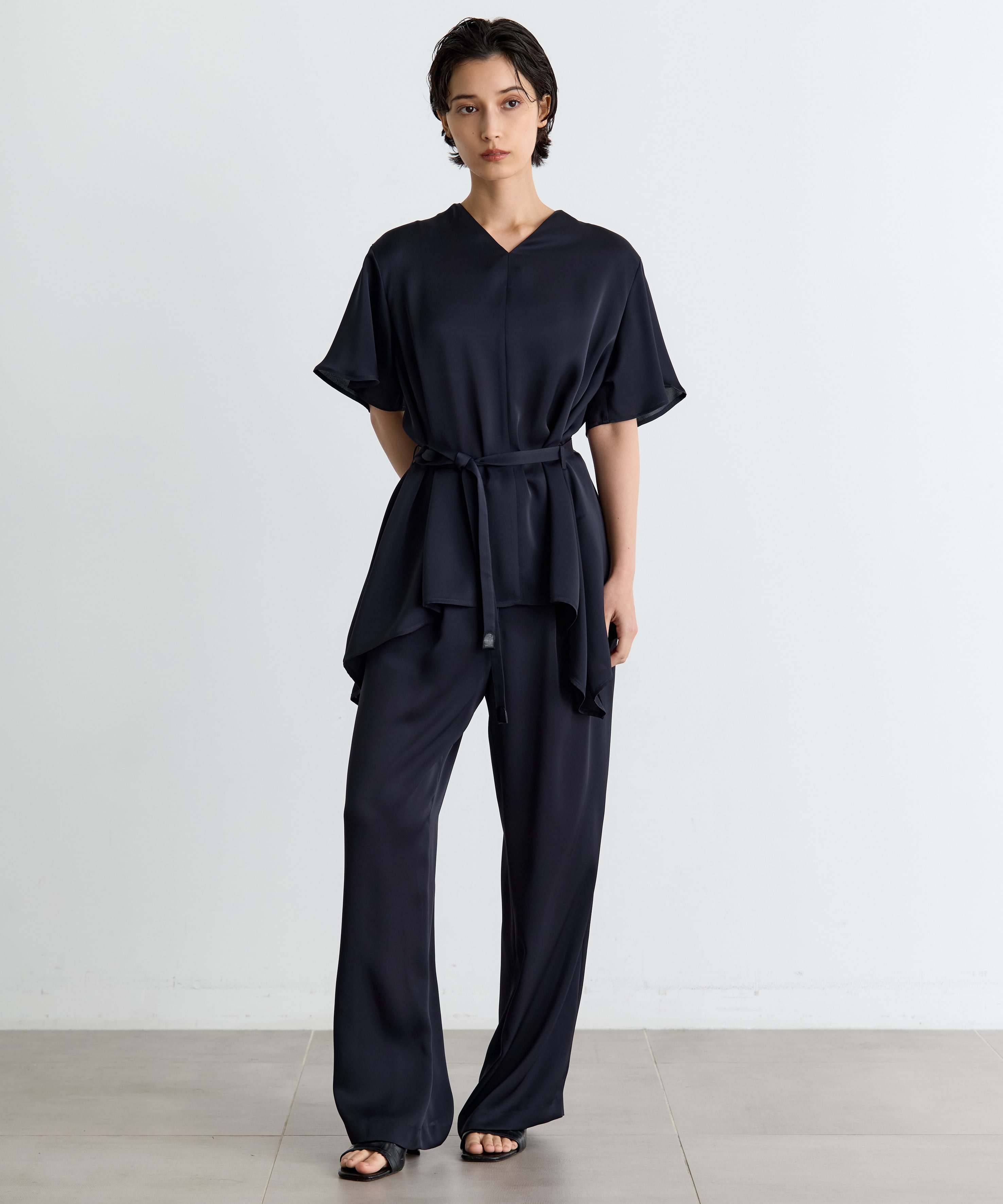 Satin Straight Pants THE TOKYO