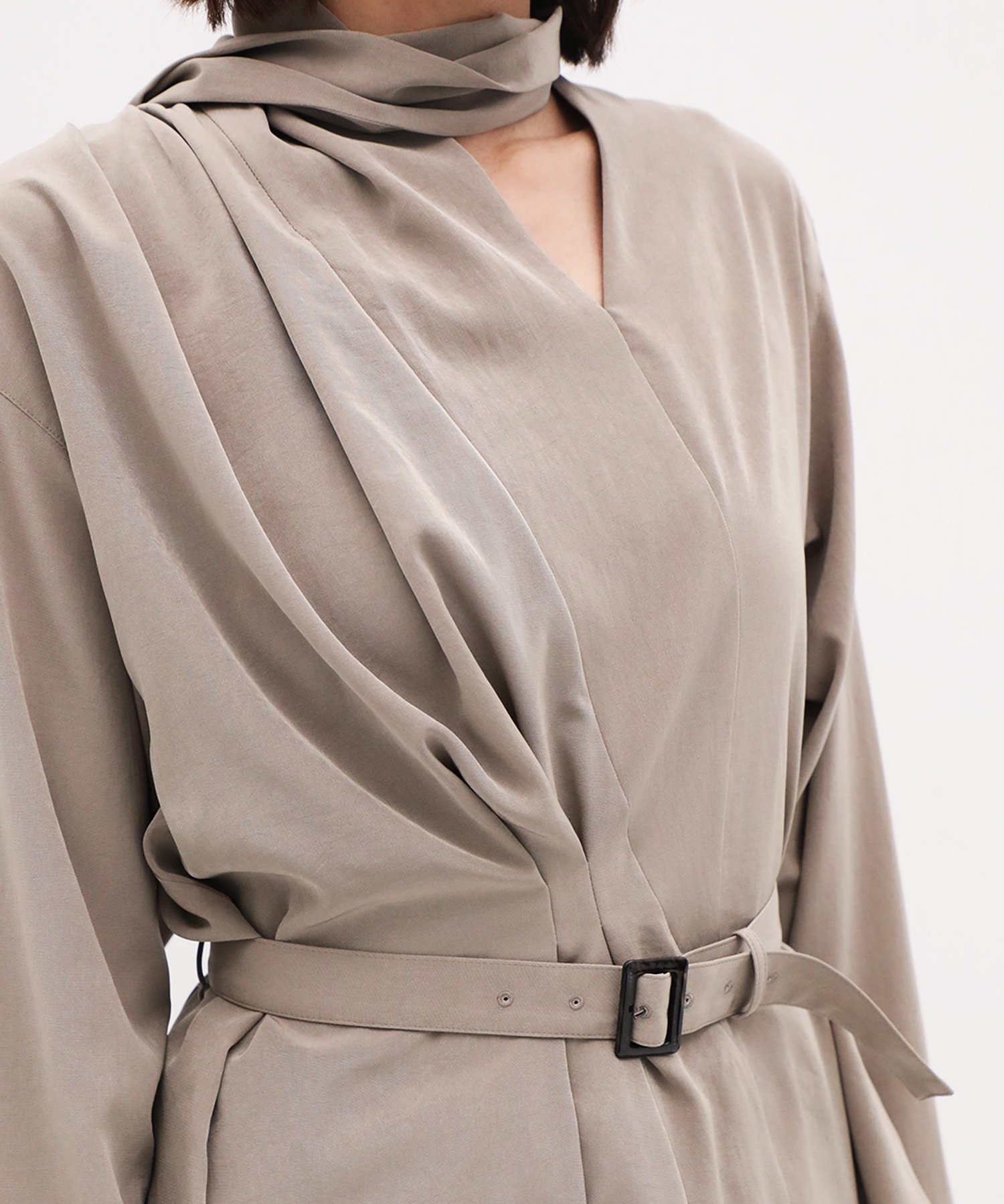 Izabela drape collar pullover BE AKIRANAKA