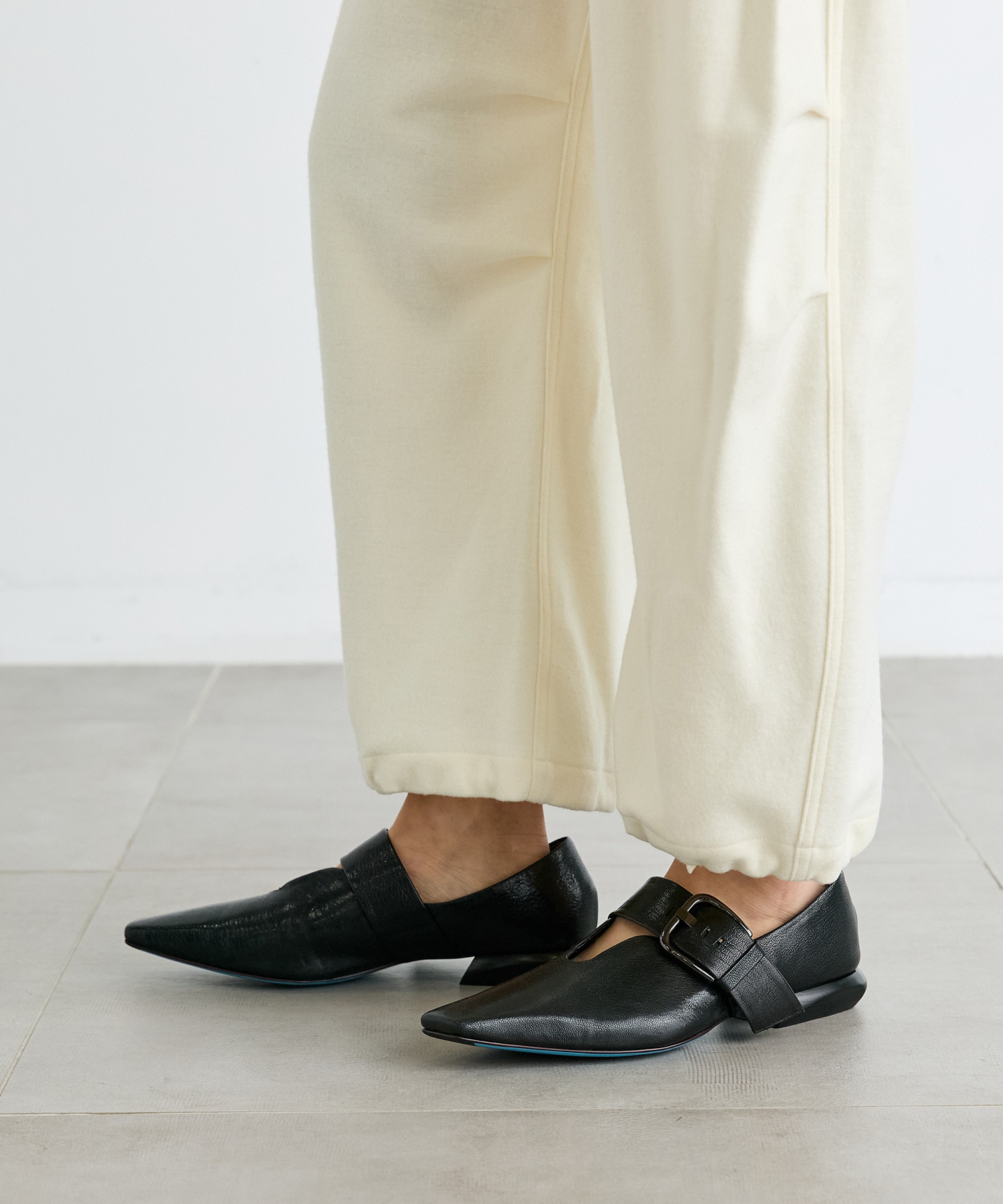 Square-toe Buckle　Shoes MANA