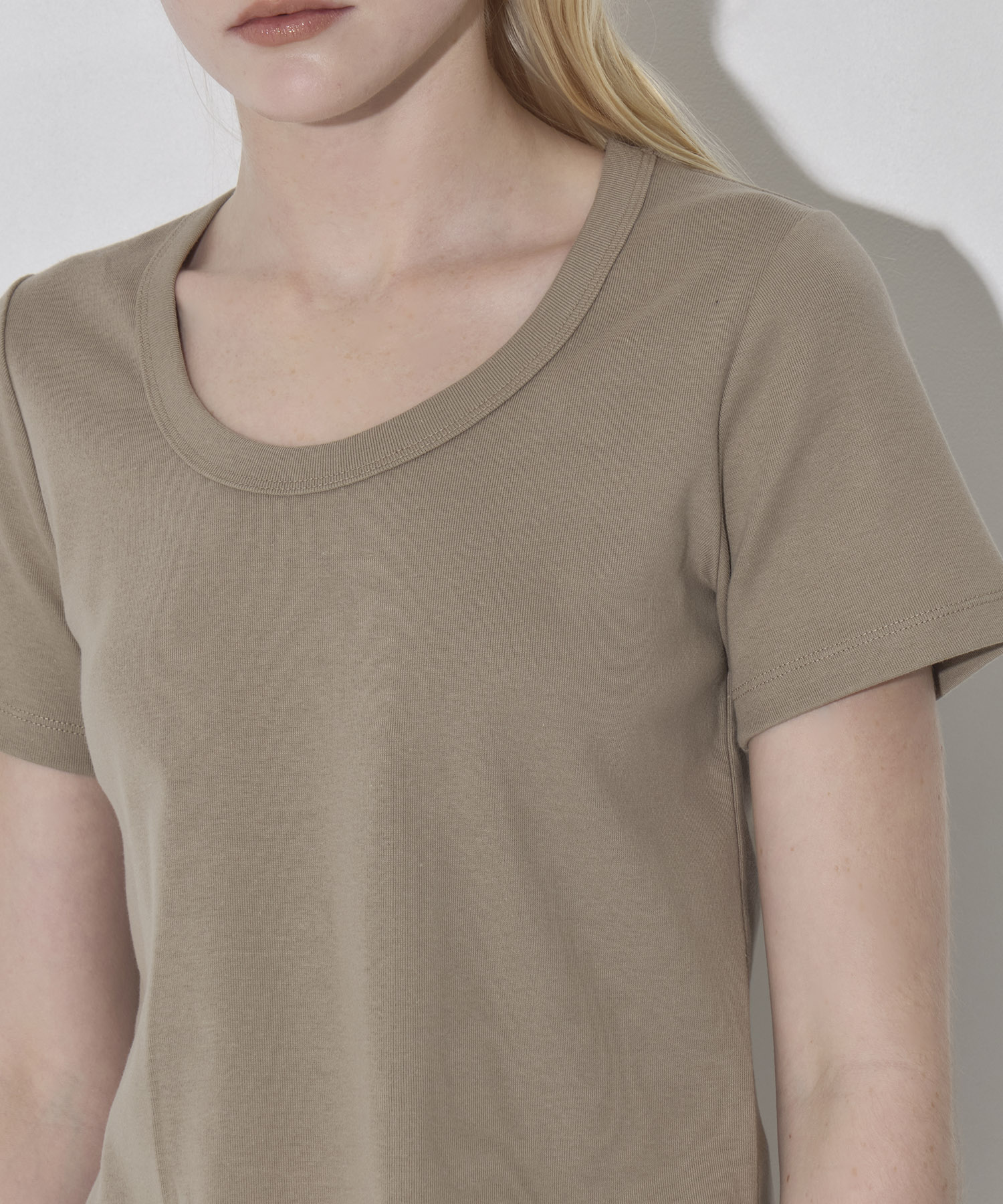 U-Neck T-Shirt RITAN