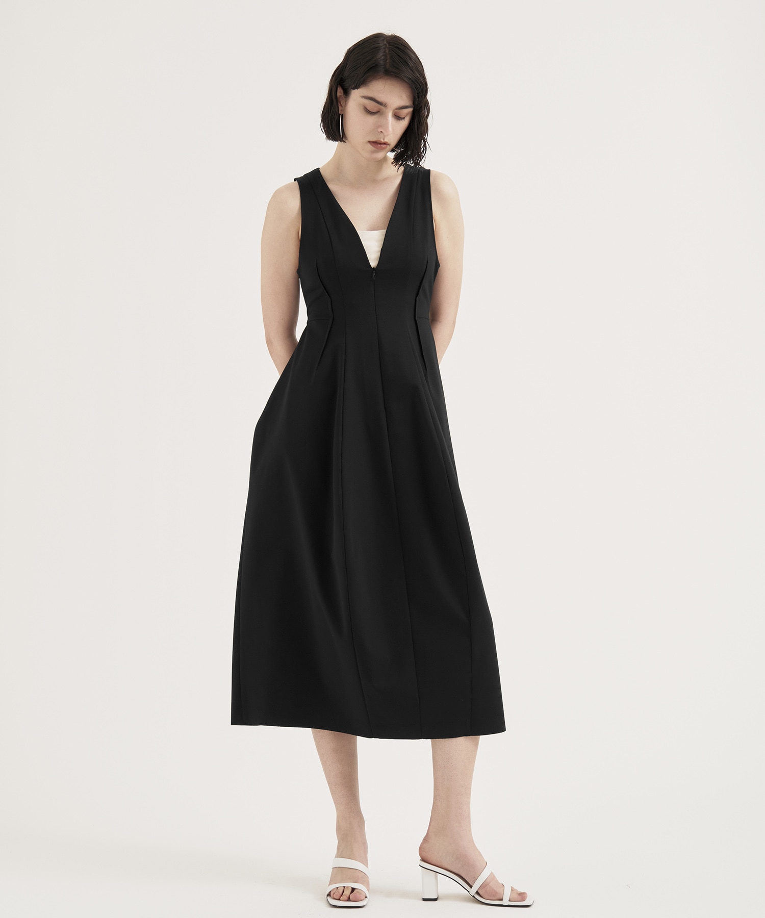 Arch Pattern Cut One-Piece RITAN