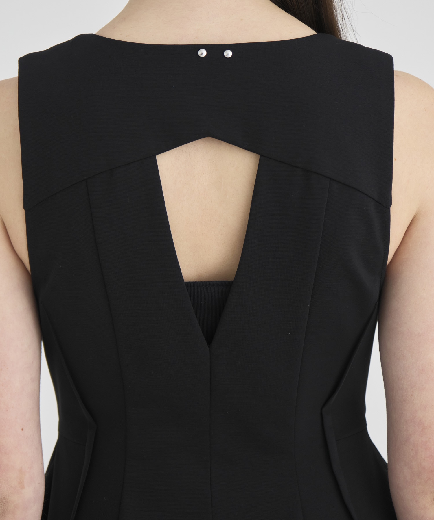 Arch Pattern Cut One-Piece RITAN