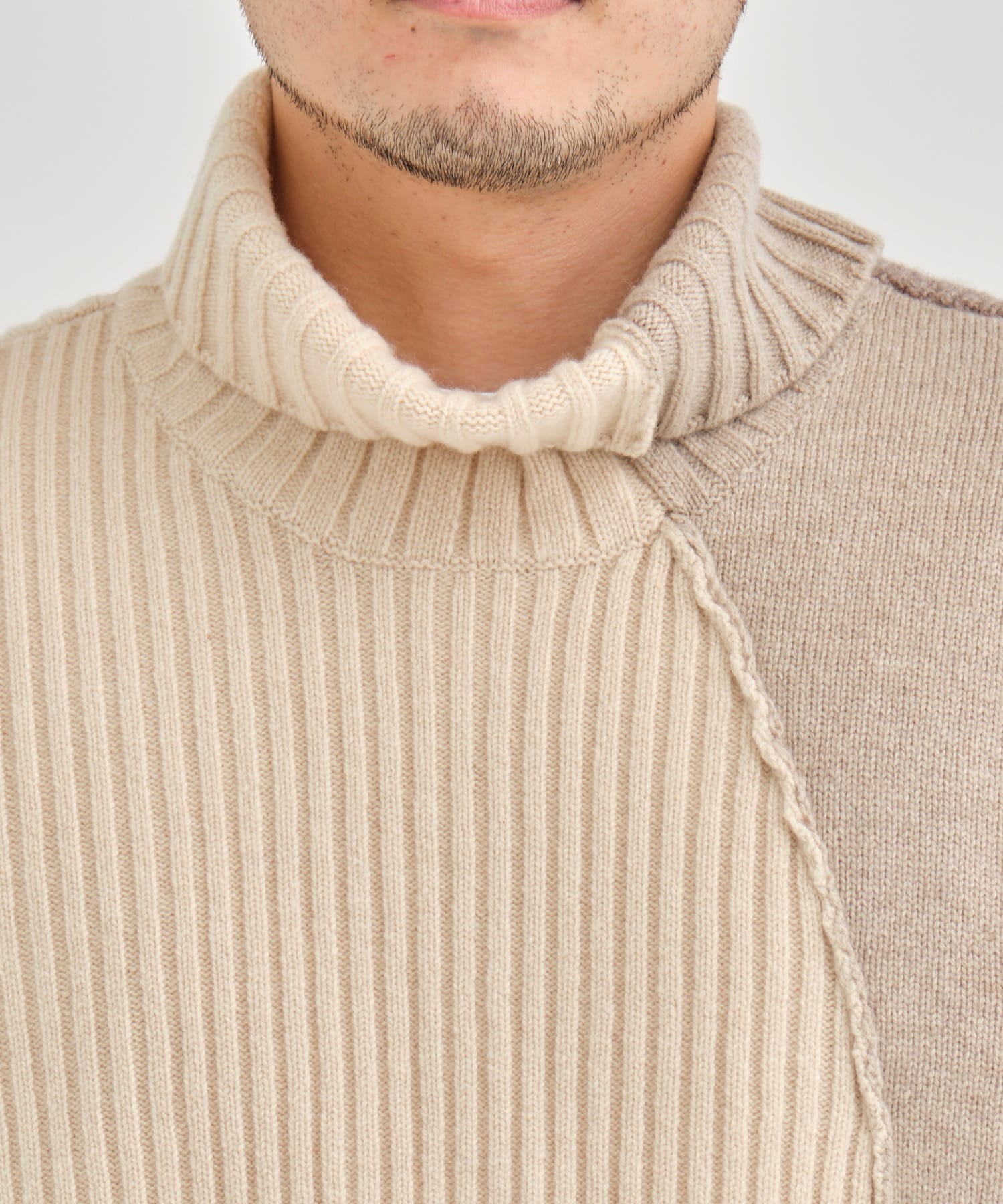 Turtle Neck Knit UJOH HOMME