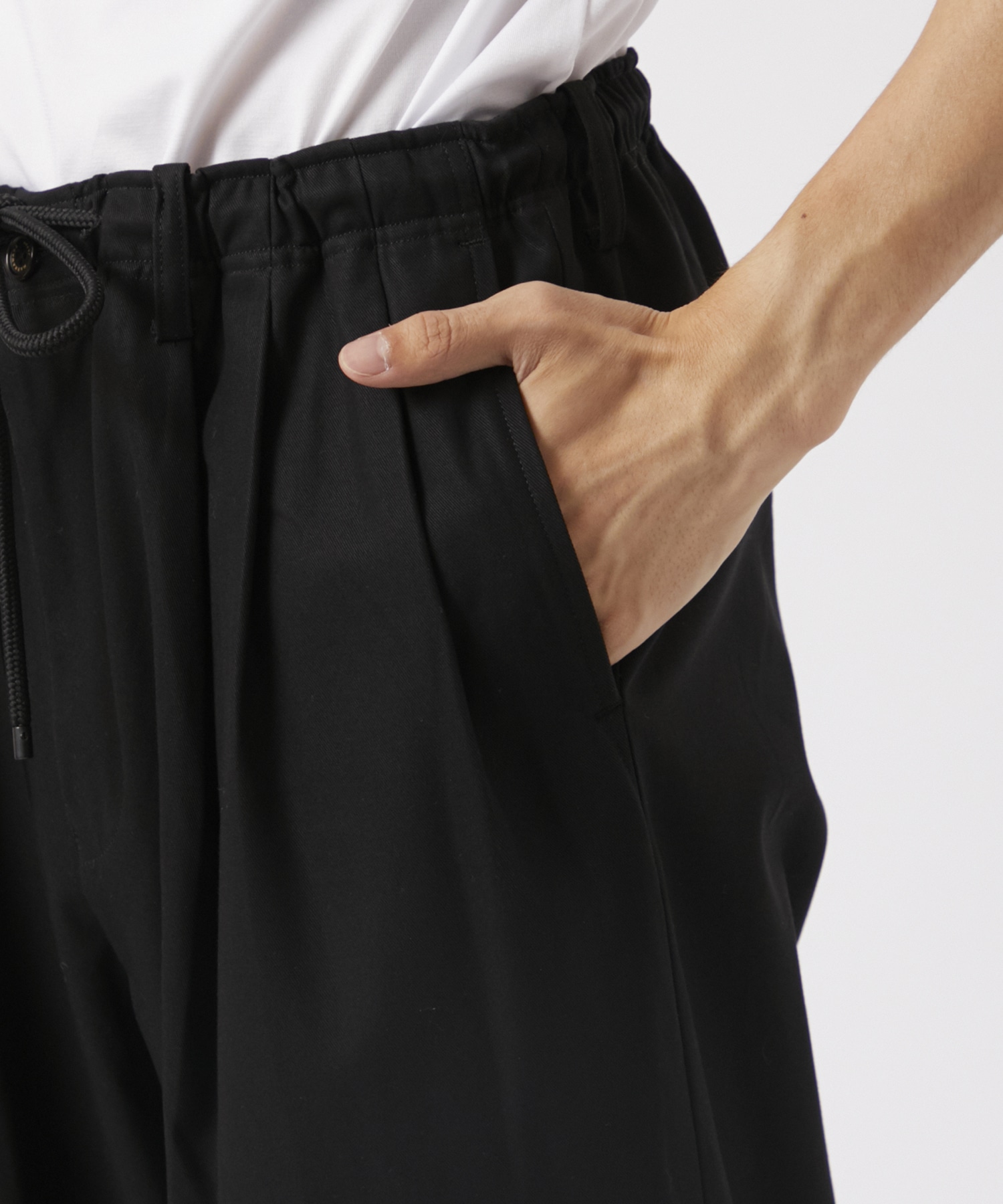 TRIPLE PLEATED EASY TROUSERS MARKAWARE