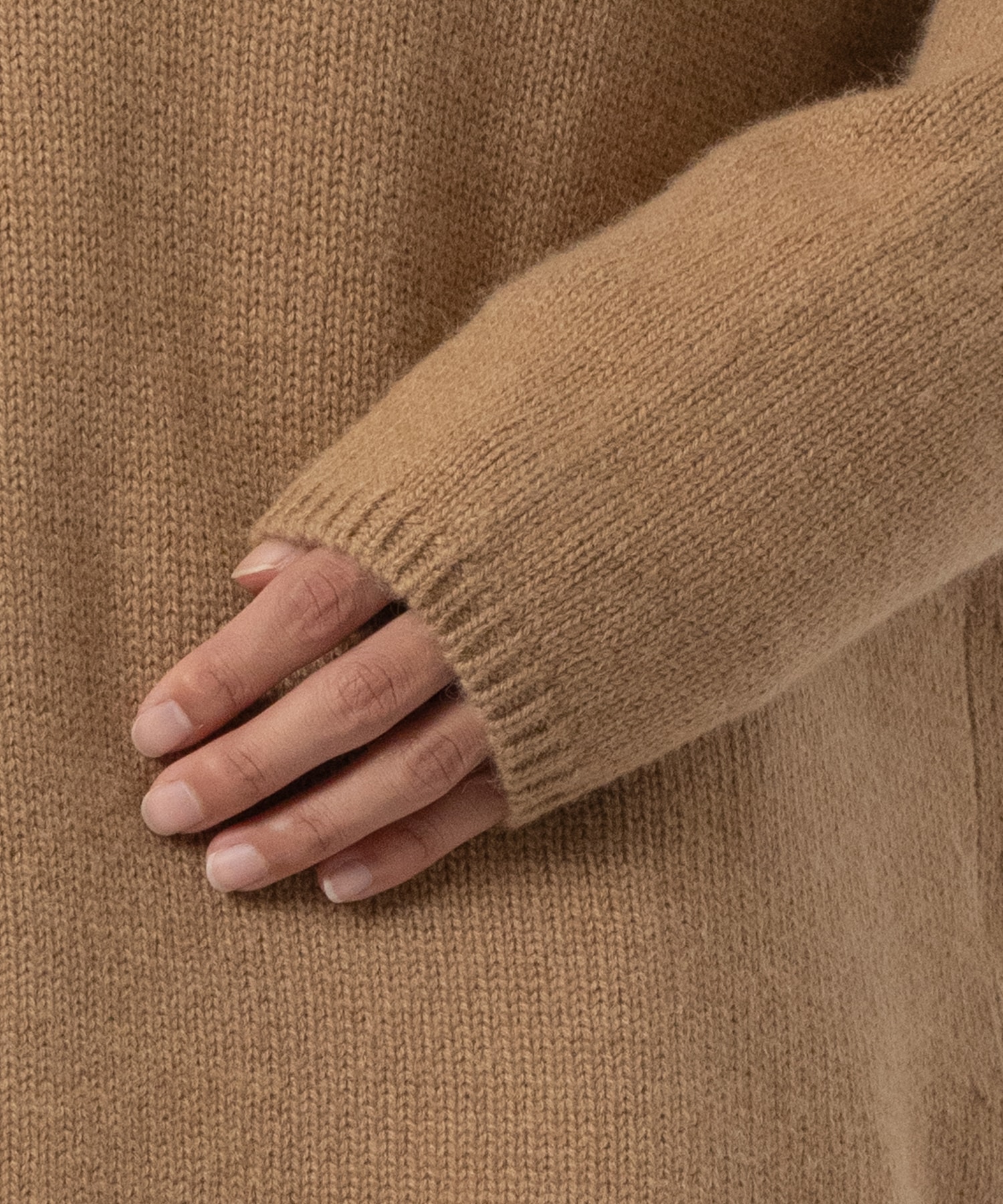 Natural camel Deep V-neck sweater walenode