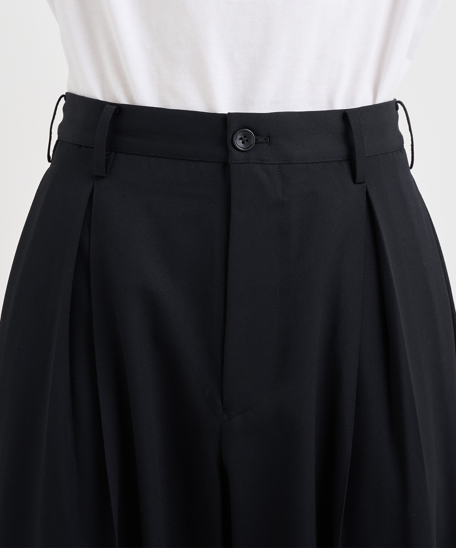 Tuck-detail pants KHOKI