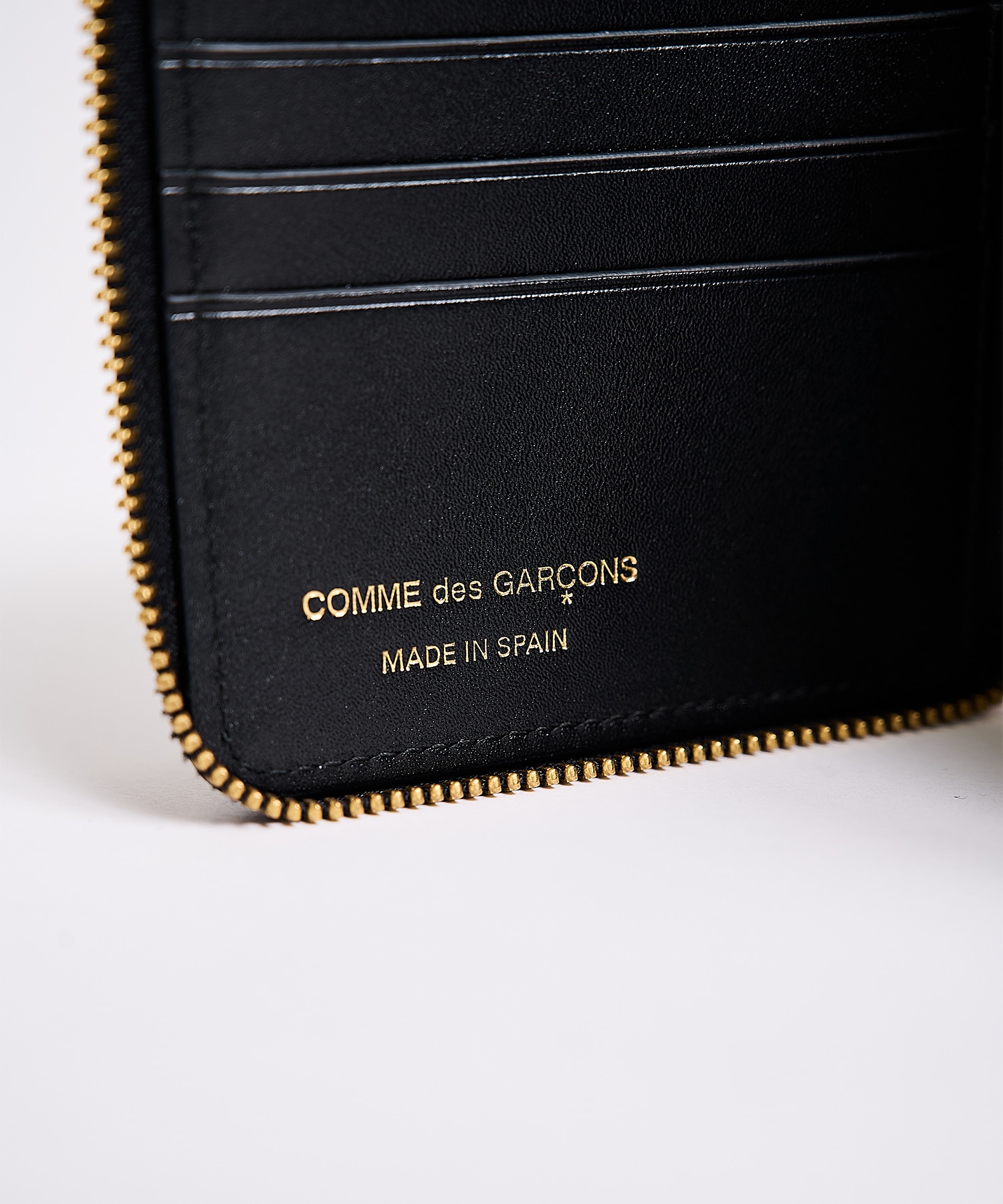 OUTSIDE POCKET FOLD ZIP WALLET Wallet Comme des Garcons