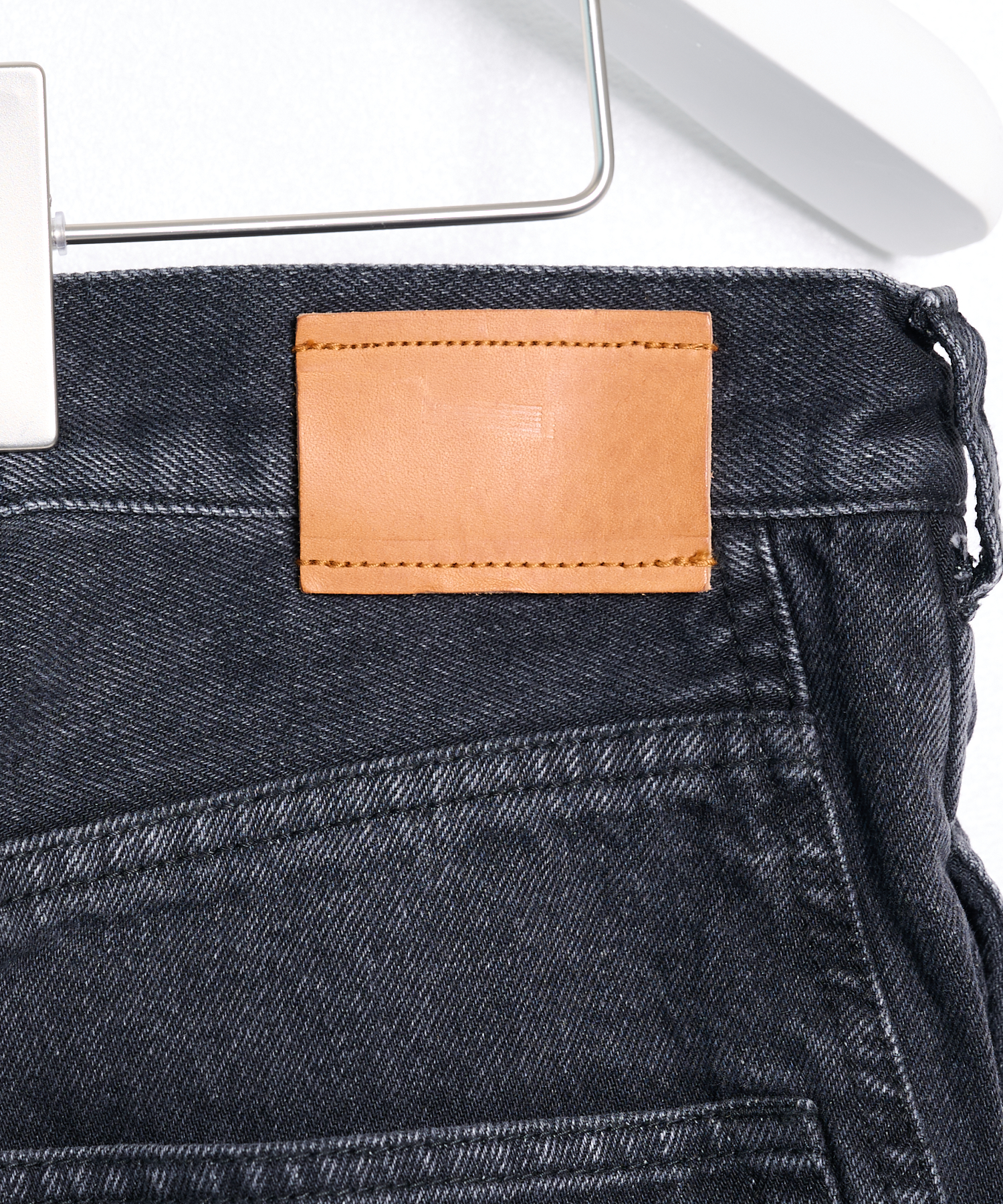 26fw-p-08 3D cutting denim pants KHOKI