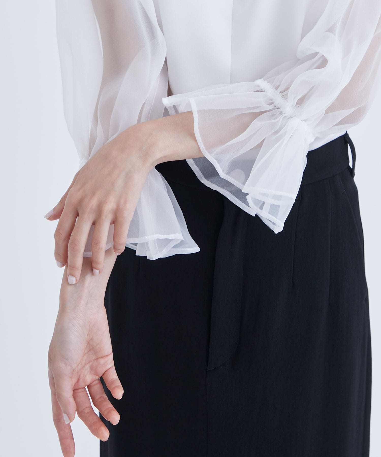 Sheer Sleeve blouse(0 WHITE): THE PERMANENT EYE: WOMEN｜THE TOKYO