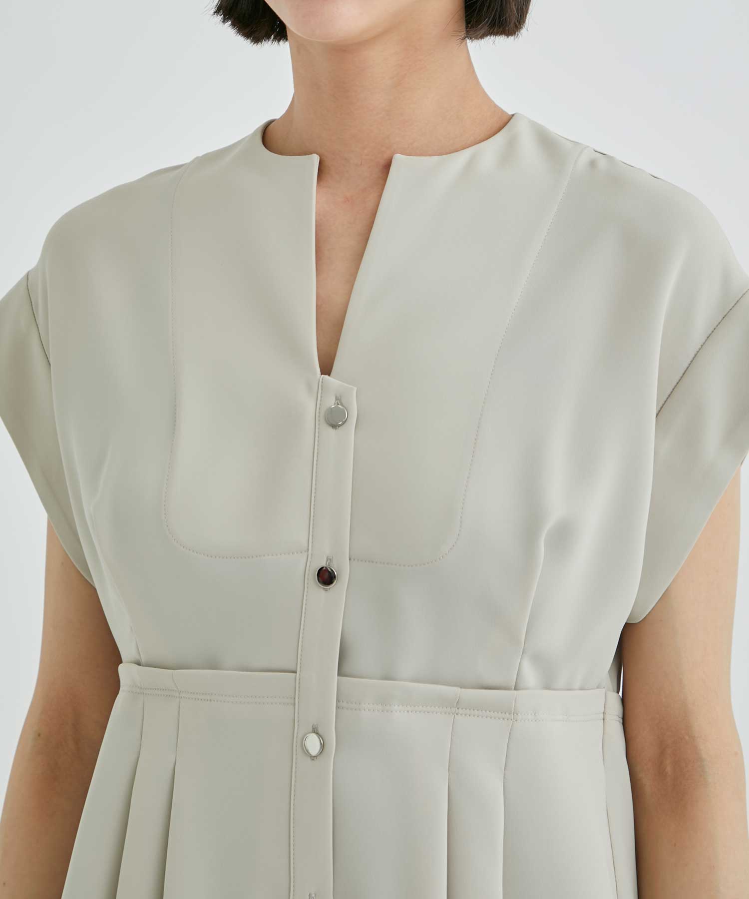 V neck tuck peplum blouse(0 BEIGE): THE PERMANENT EYE: WOMEN｜THE