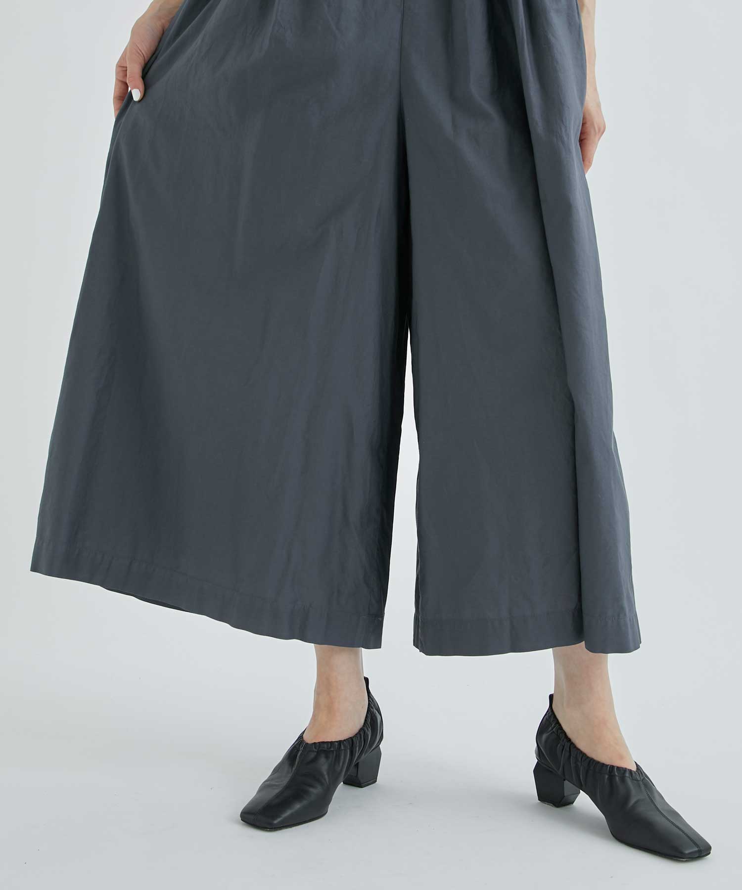 MICRO COTTON SATIN OVERALL(1 GREY): ATON: WOMENS｜THE TOKYO ONLINE ...