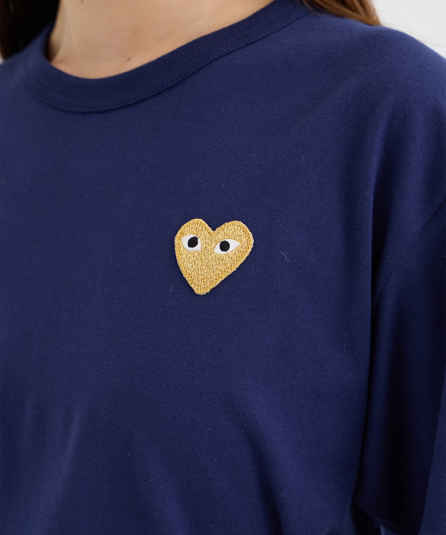 T-SHIRT GOLD EMBLEMGOLD HEART PLAY Comme des Garcons