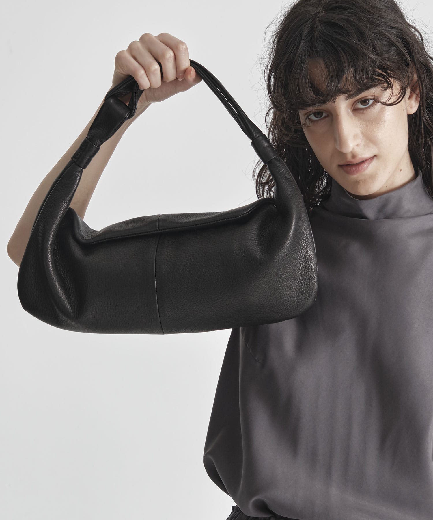 ROUND SHOULDER S TESSEN CREATION