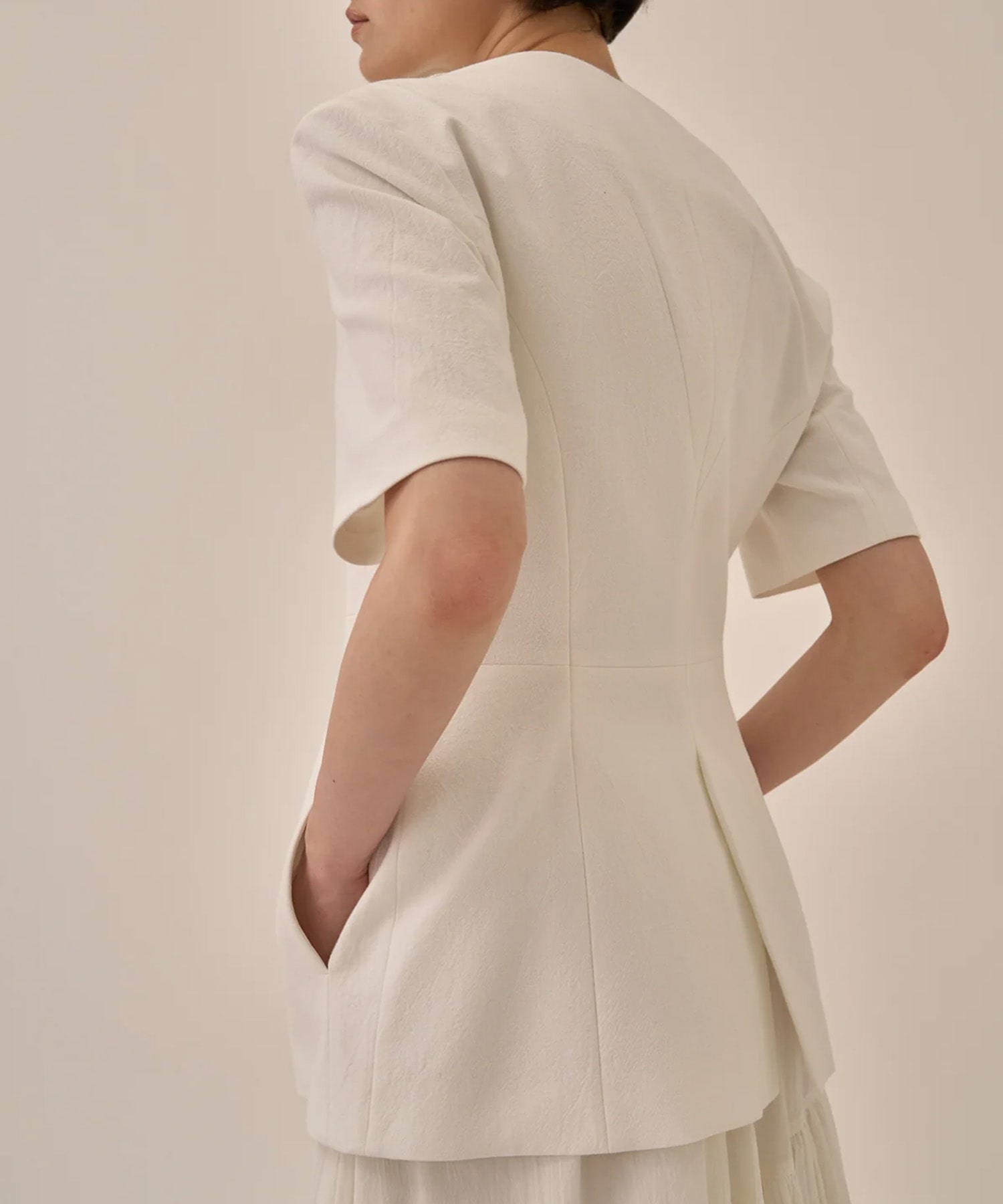 Sesilia half sleeve jacket AKIRANAKA