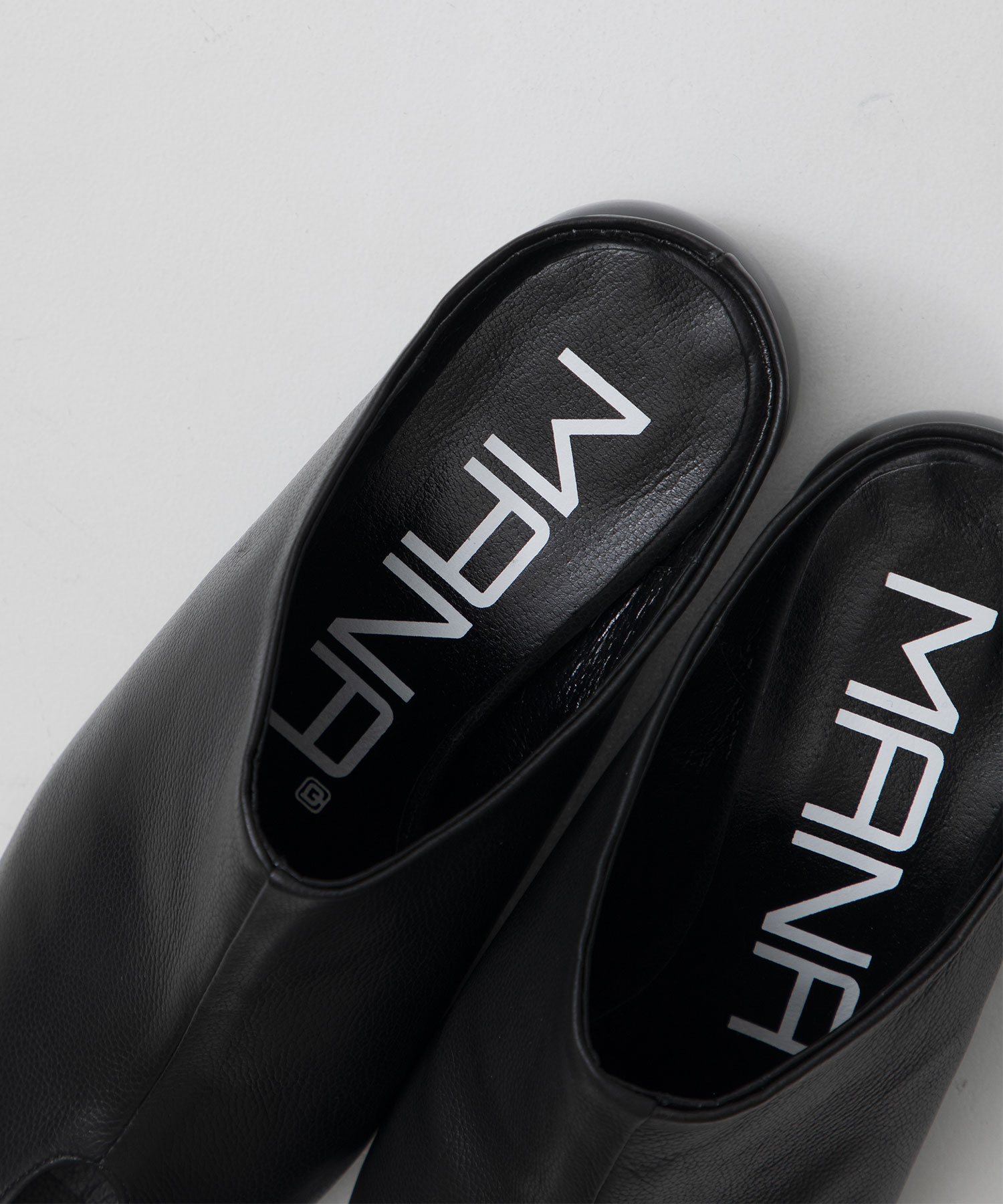 open-toe sandal MANA