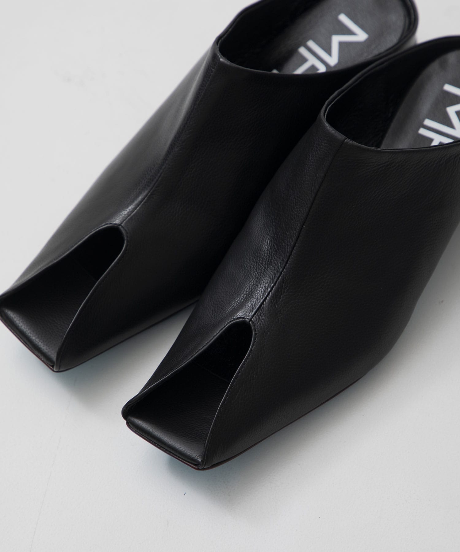 open-toe sandal MANA