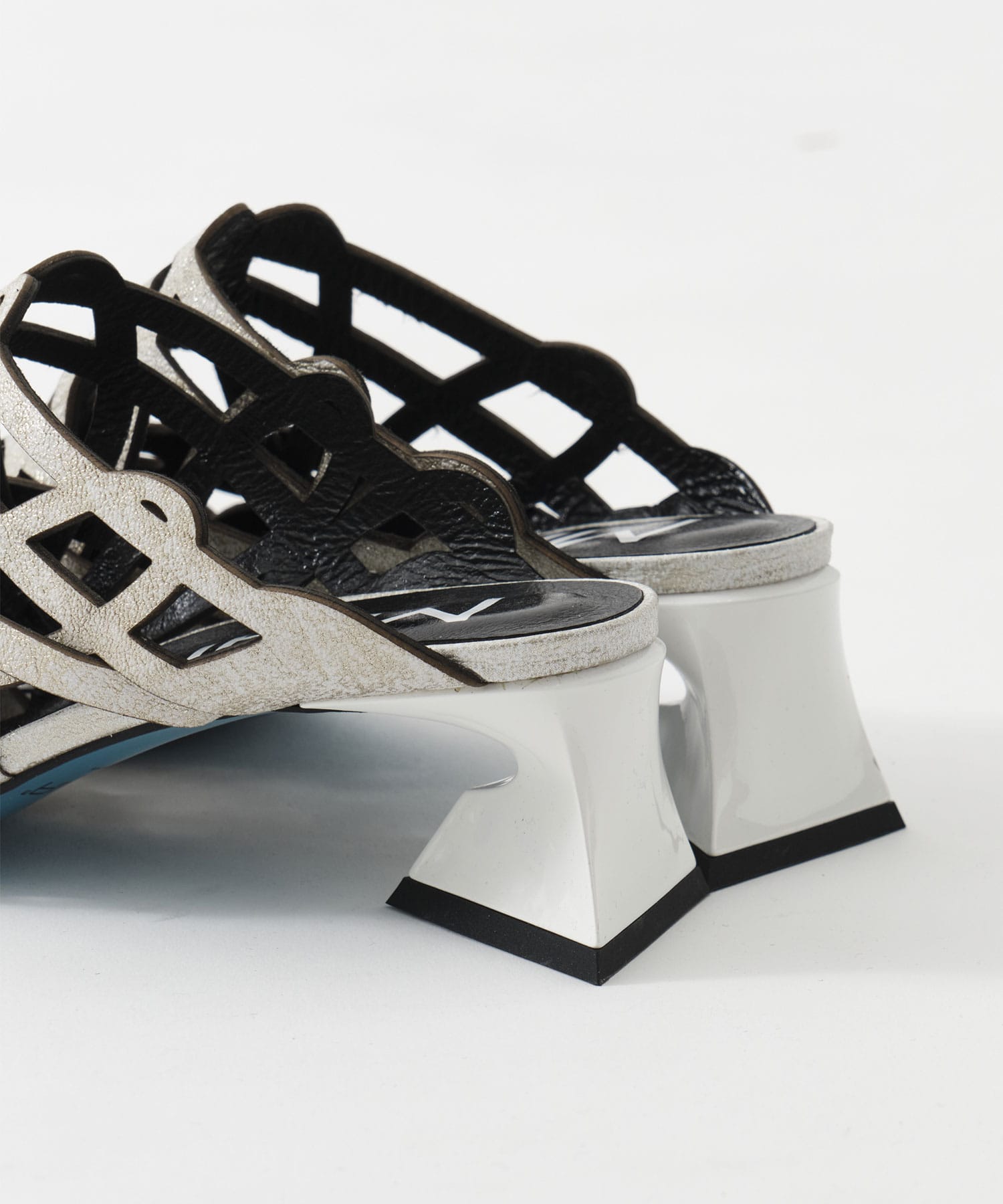 laser cutting sandal MANA