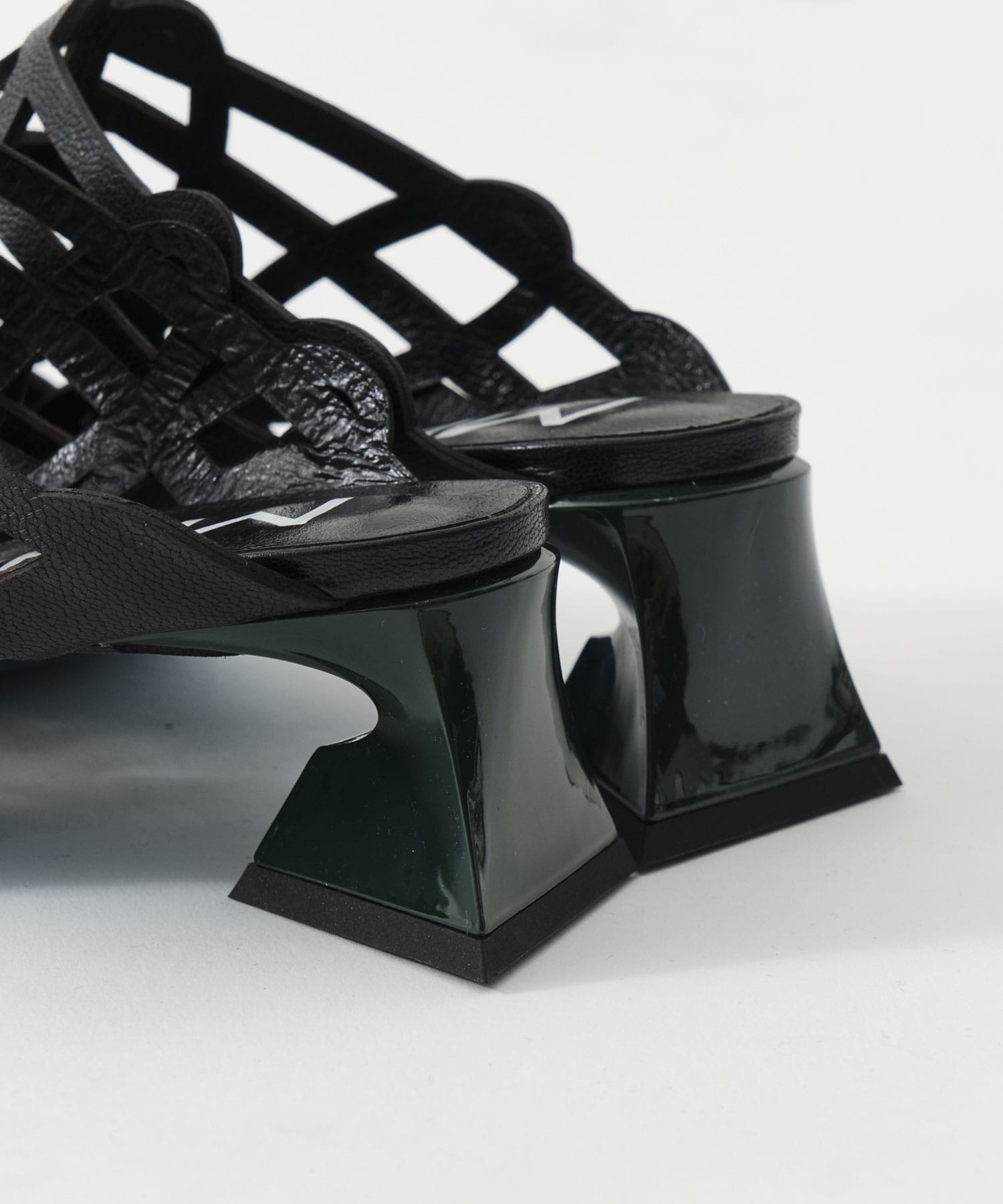 laser cutting sandal MANA