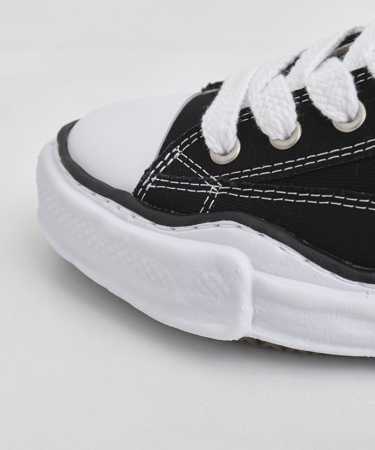 PETERSON Low Original Sole Canvas Low-Top Sneakers Maison MIHARA YASUHIRO