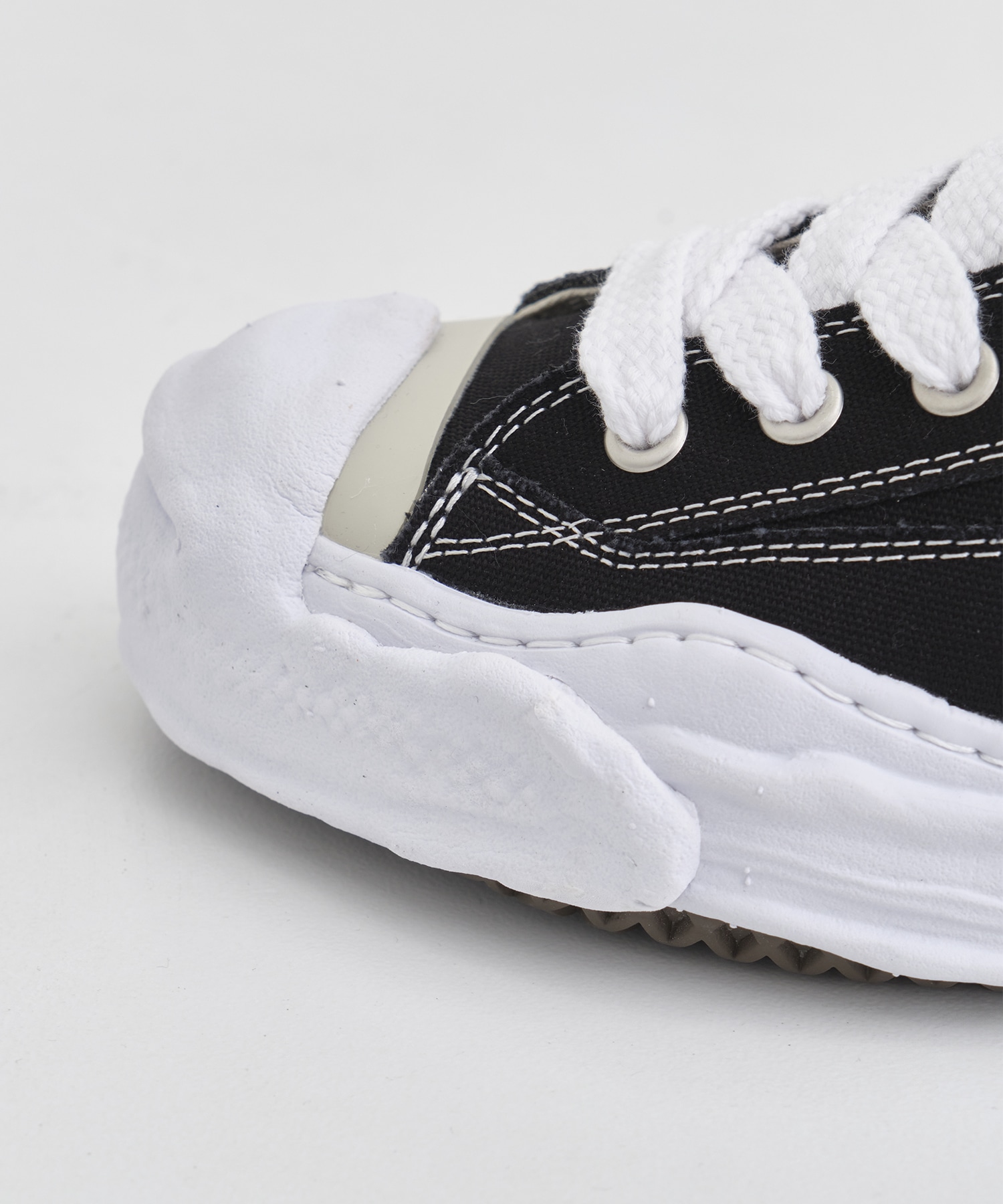 HANK Low Original Sole Canvas Low-Top Sneakers Maison MIHARA YASUHIRO