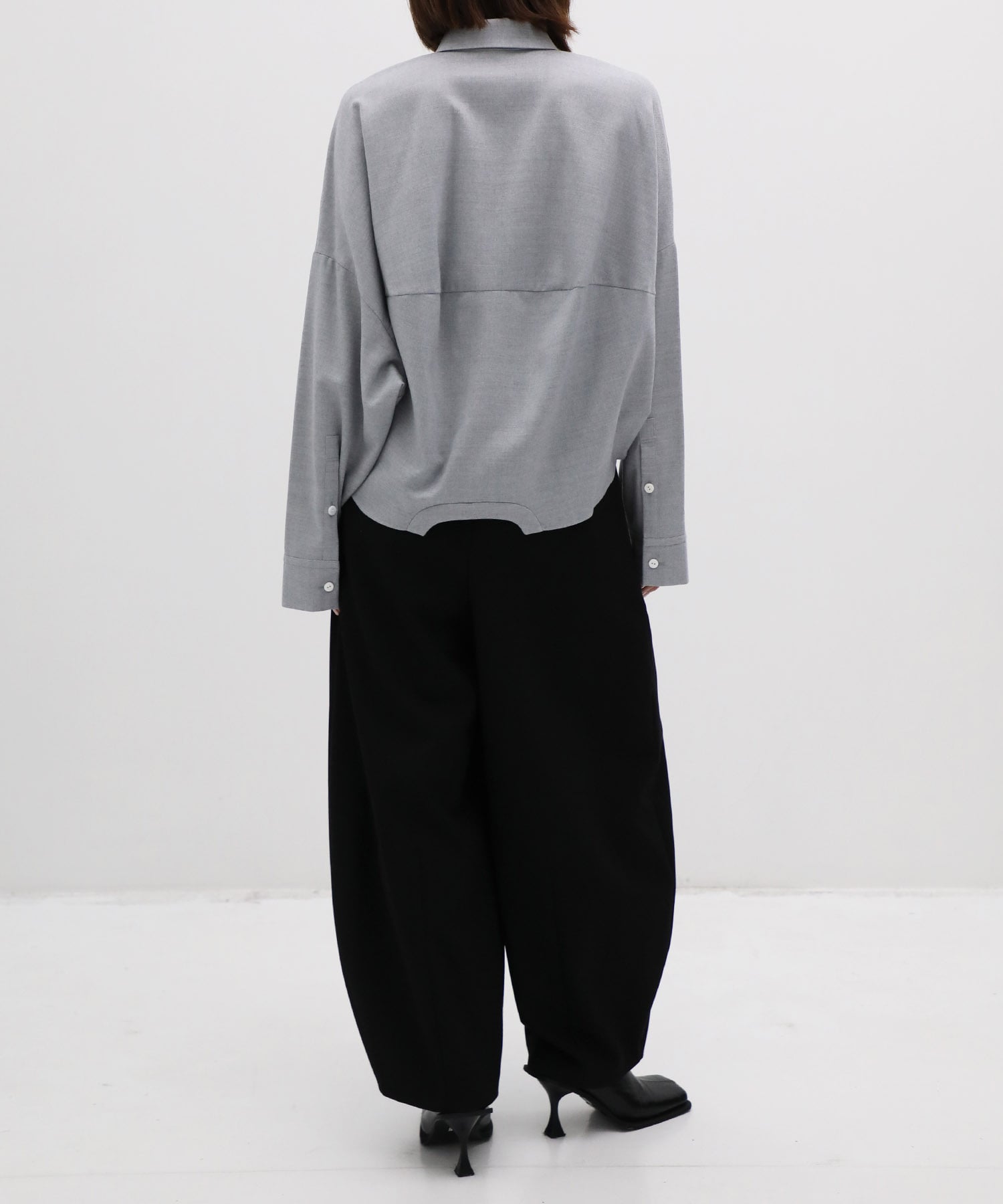 SYMMETRY CROPPED SHIRT ENFOLD