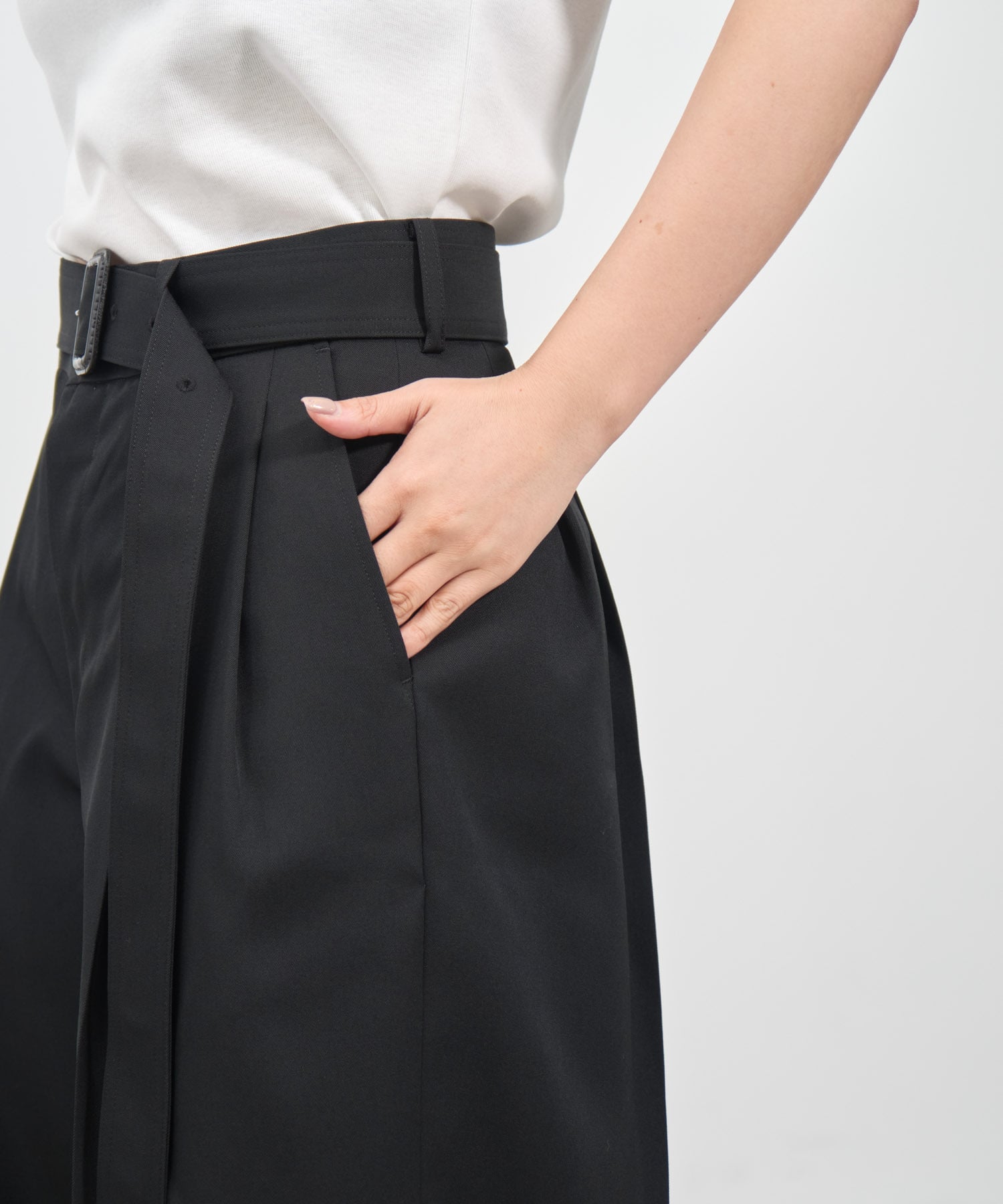 THE SLACKS BELTED 2 TUCK THE RERACS
