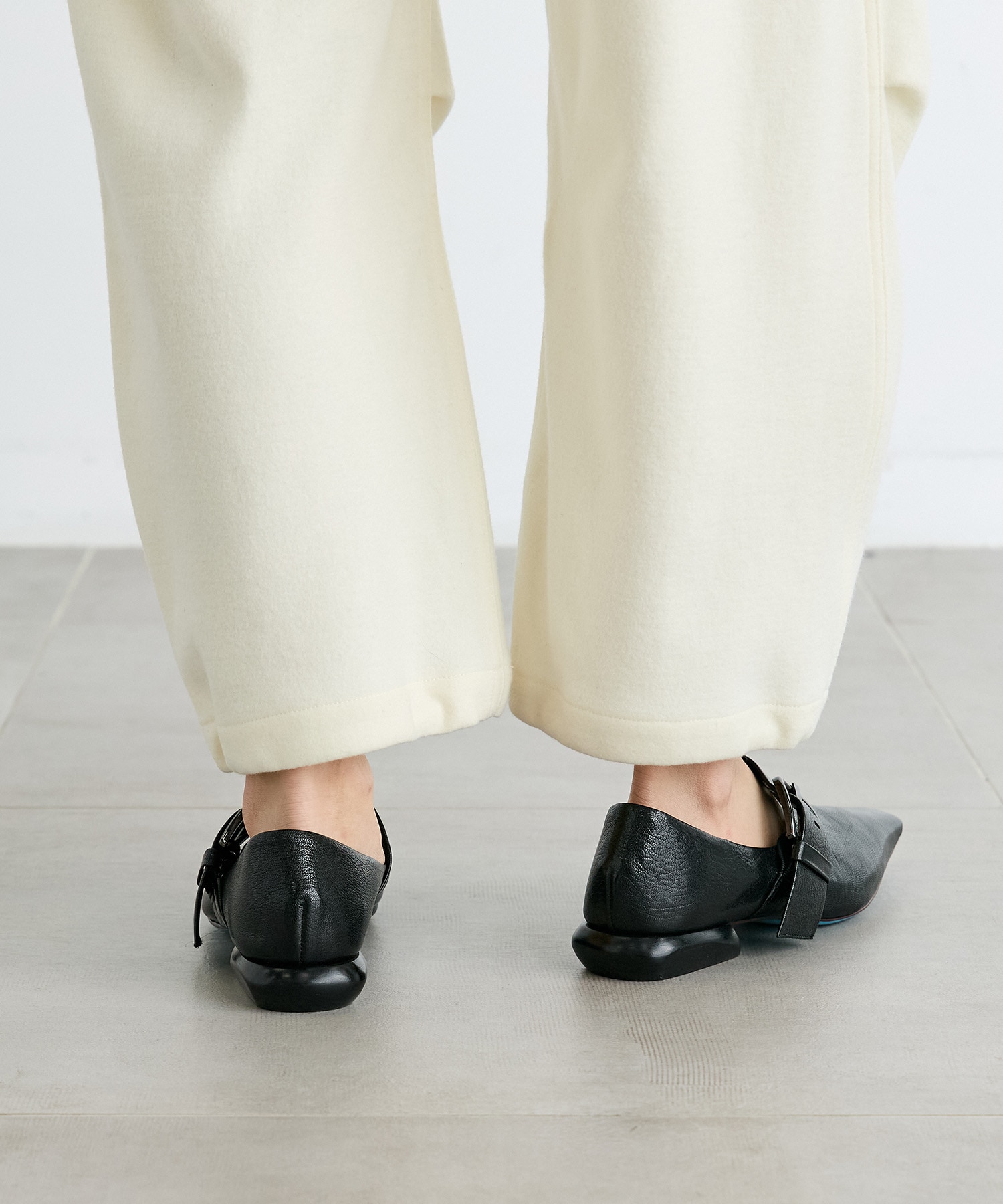 Square-toe Buckle　Shoes MANA