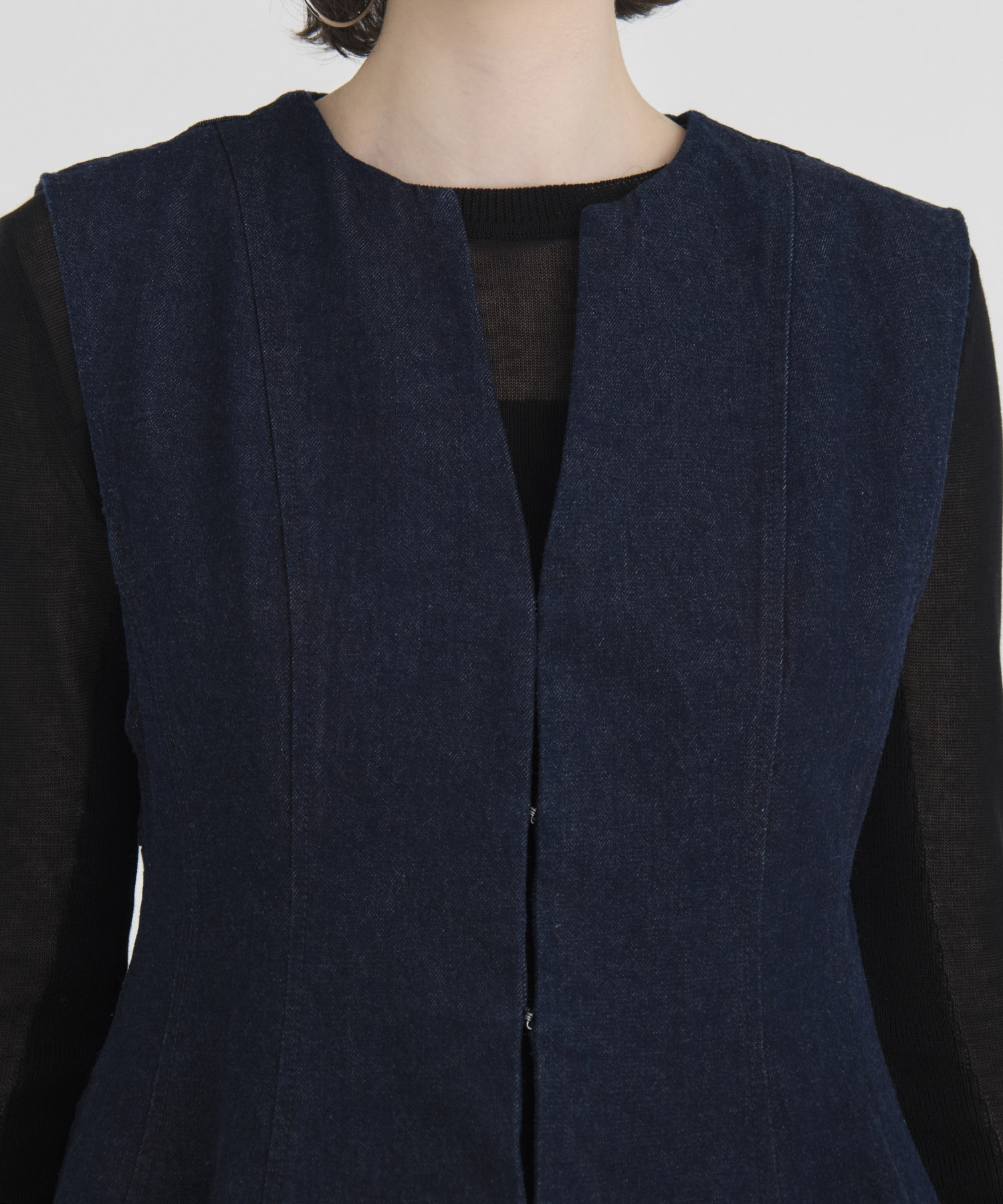 Arch Pattern Cut Vest RITAN