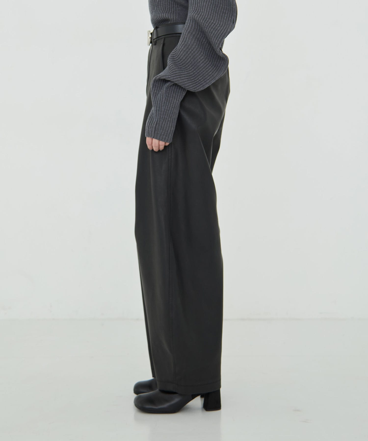 Leather Curve  Pants RITAN