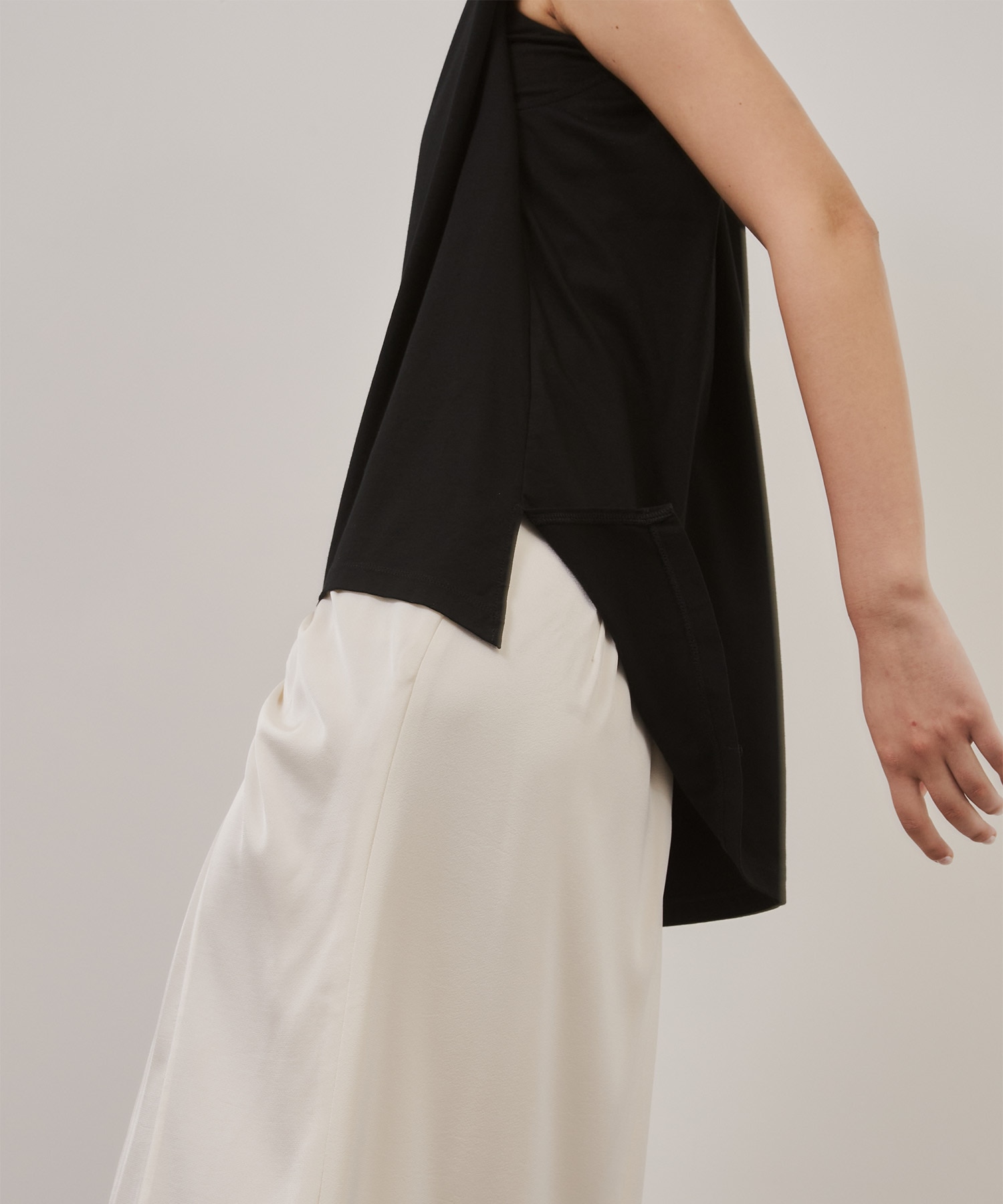 Cape Nosleeve Tshirt CITY TOKYO