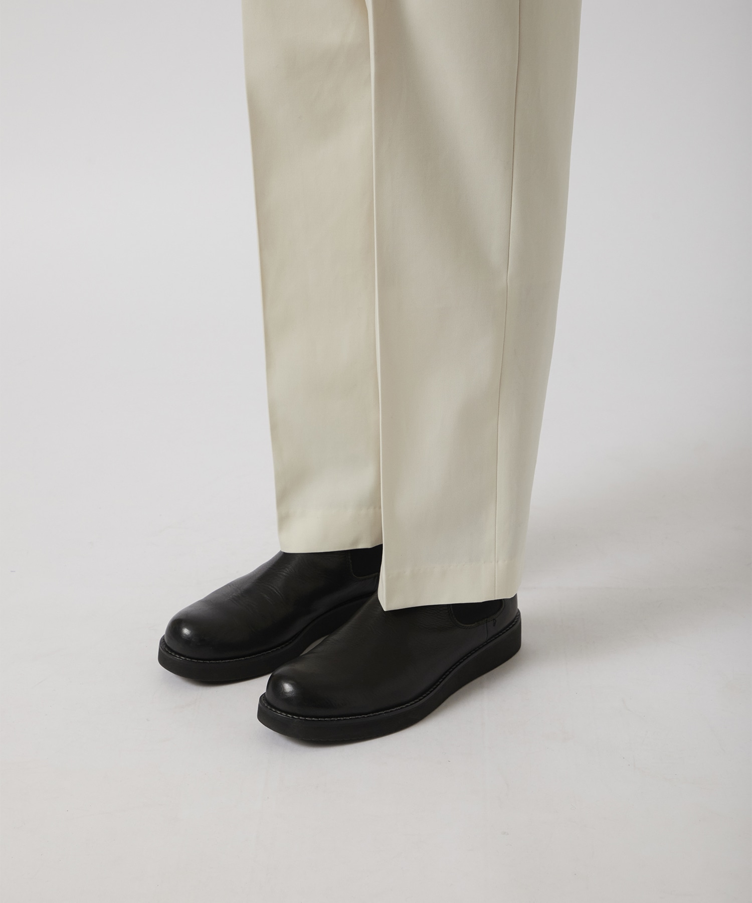 FLAT TAPERED EASY TROUSERS MARKAWARE