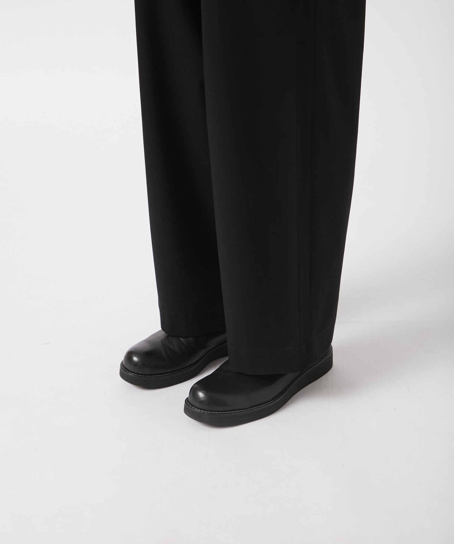 TRIPLE PLEATED EASY TROUSERS MARKAWARE