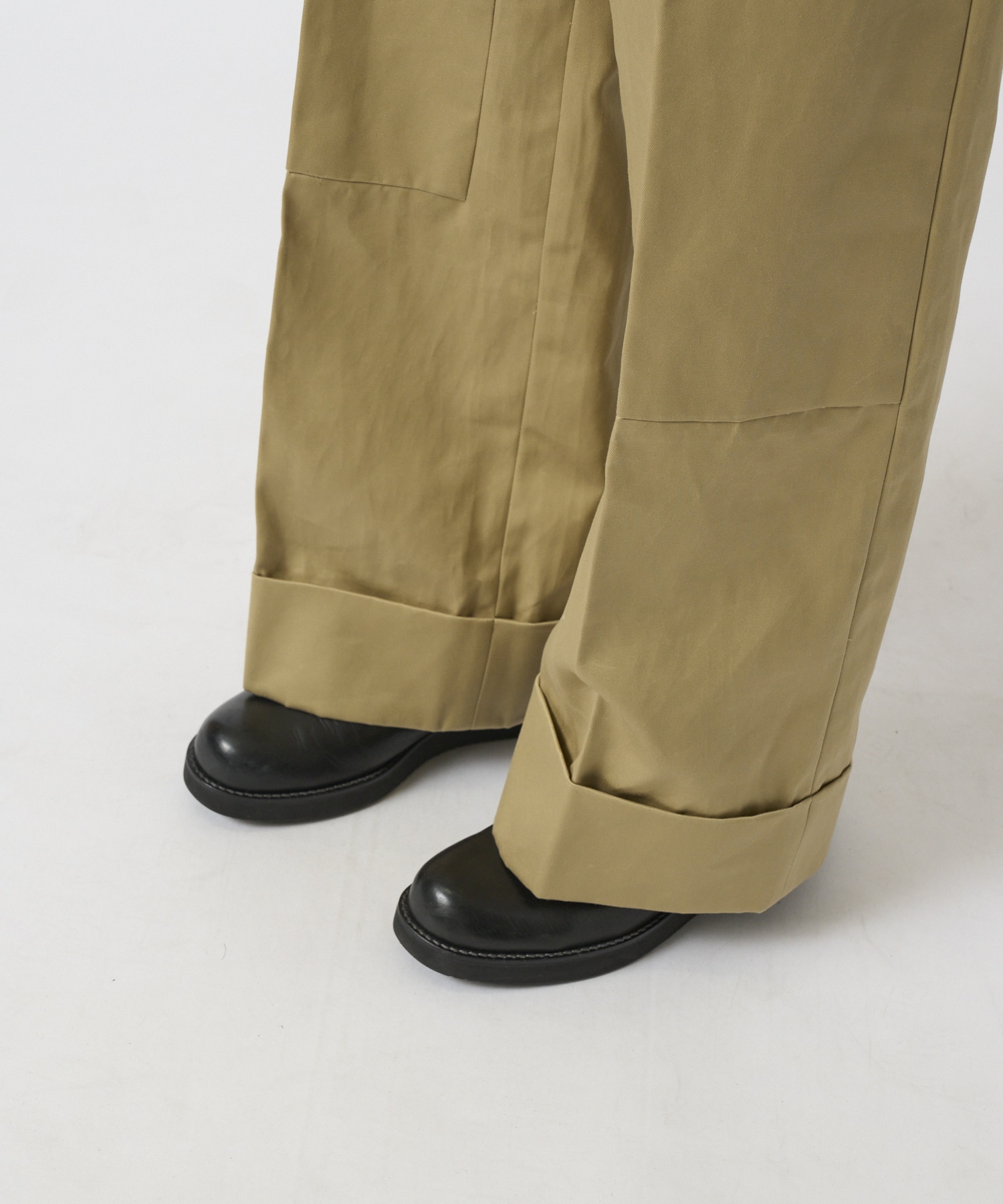 THE WORK TROUSERS KHAKI TANAKA