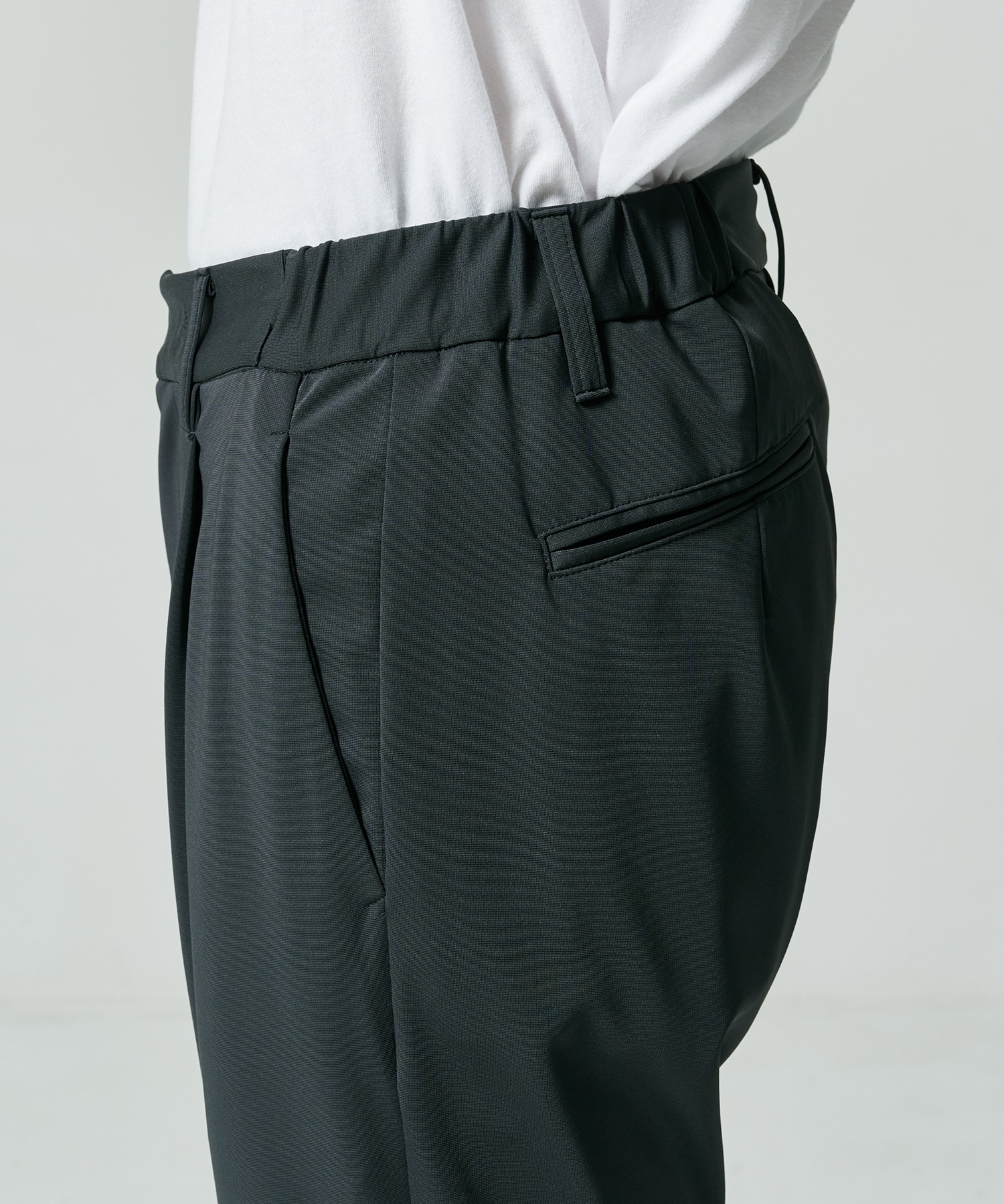 Light Matte Stretch Jersey Tapered Pants THE TOKYO