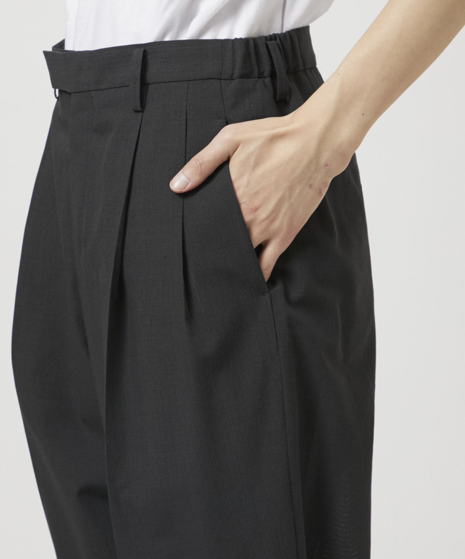 TWO TUCKS TAPERED TROUSERS IRENISA