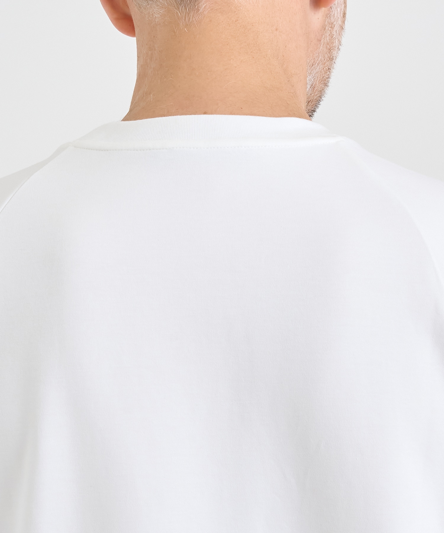 別注LEATHER TAB CREW NECK T-SHIRT IRENISA