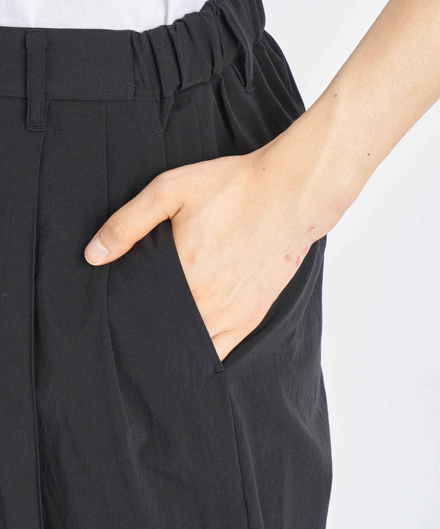 着た方が涼しい Pintucrease Wide Tapered Pants THE TOKYO