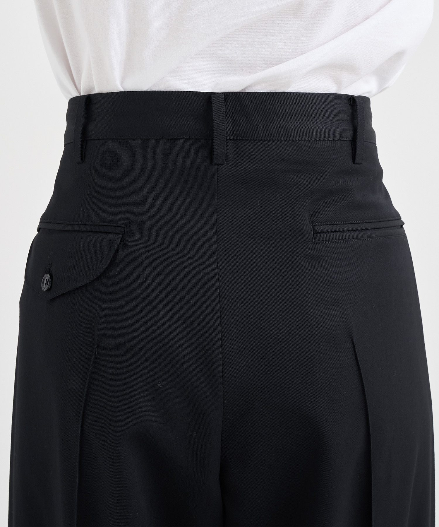 Tuck-detail pants KHOKI