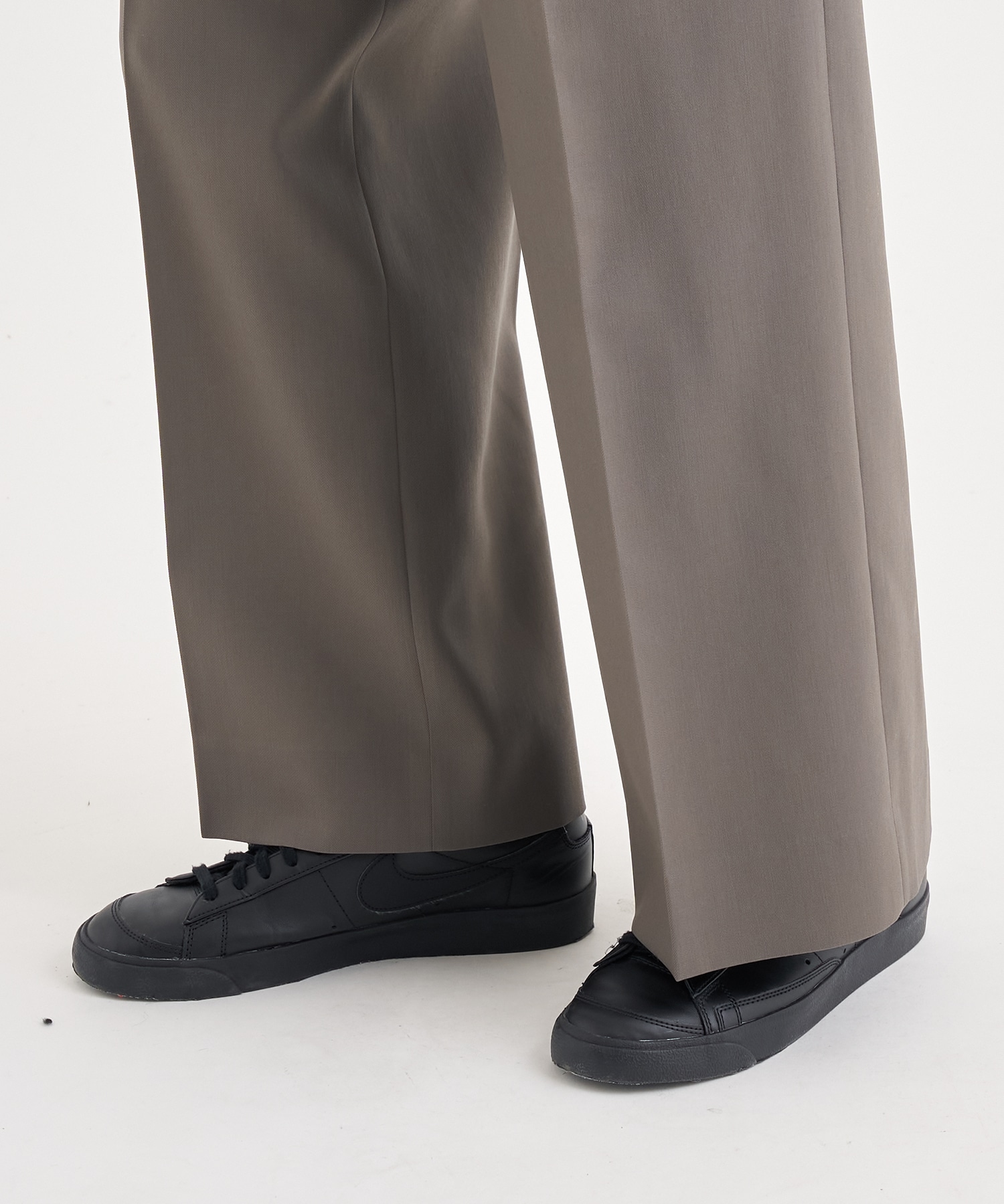 3pleated Wide-leg Trousers YOKE