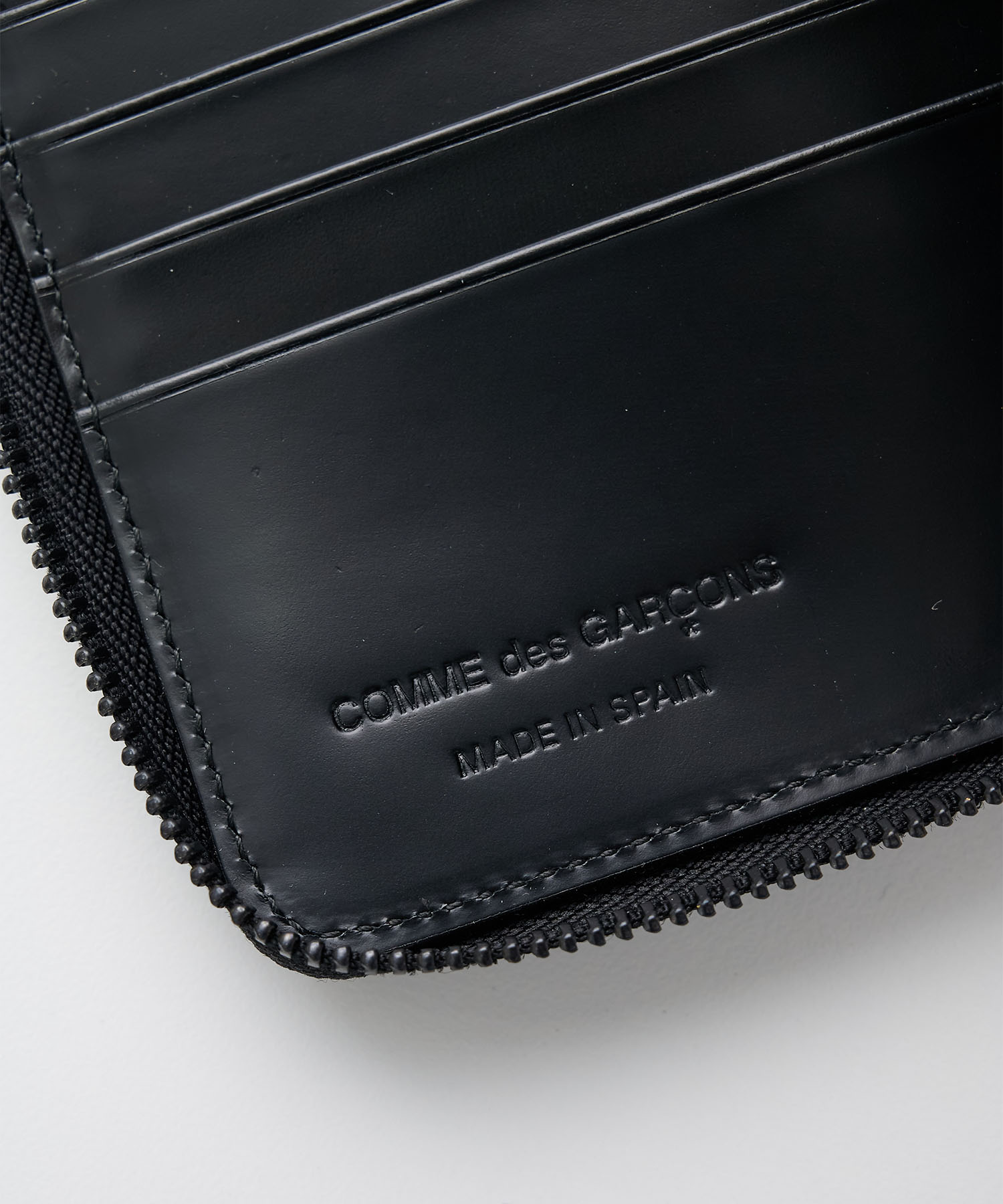 VERY BLACK LEATHER LINE B FPLD ZIP WALLET Wallet Comme des Garcons